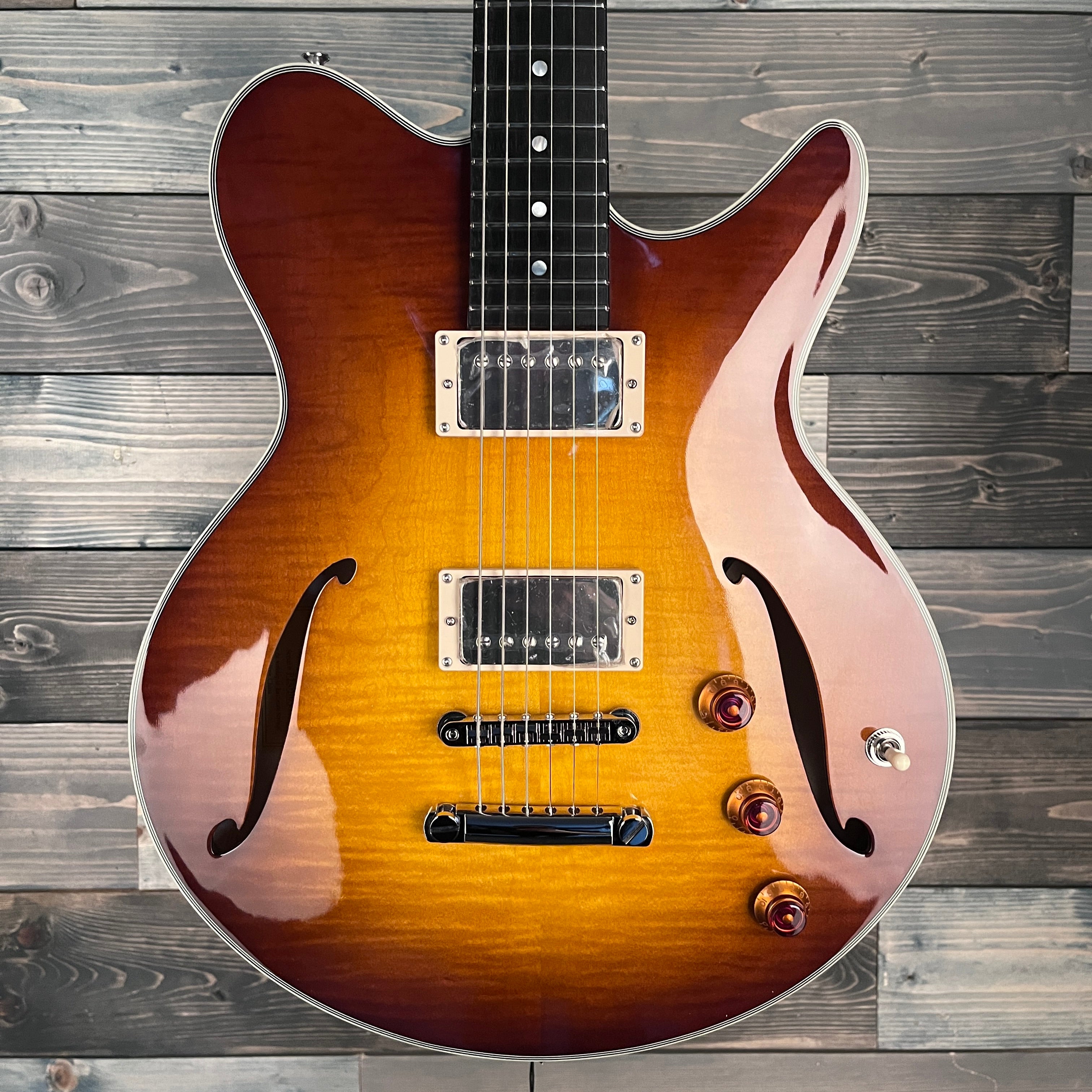 Eastman Romeo California Electric Guitar - Goldburst