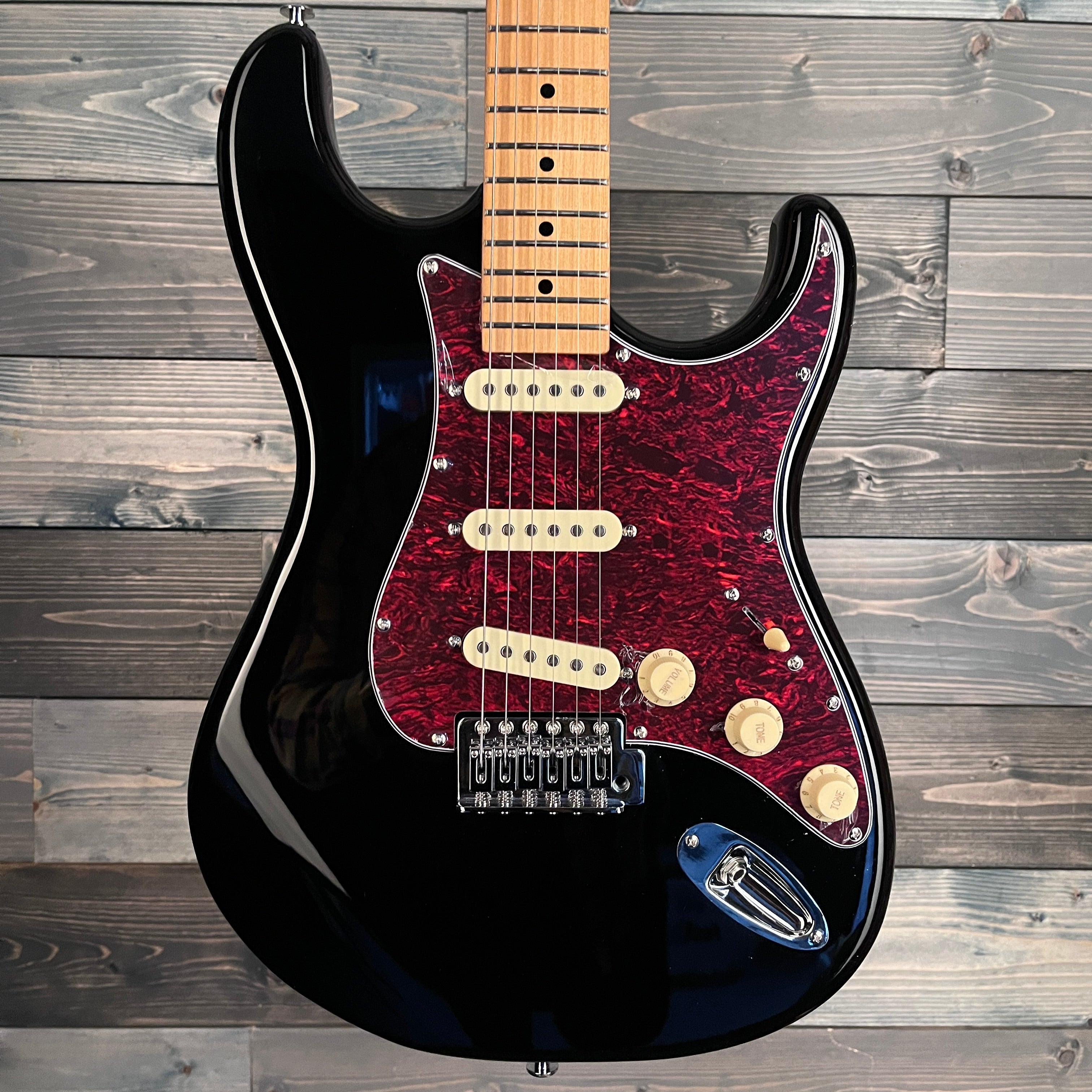 Tagima TG 530 Electric Guitar - Black