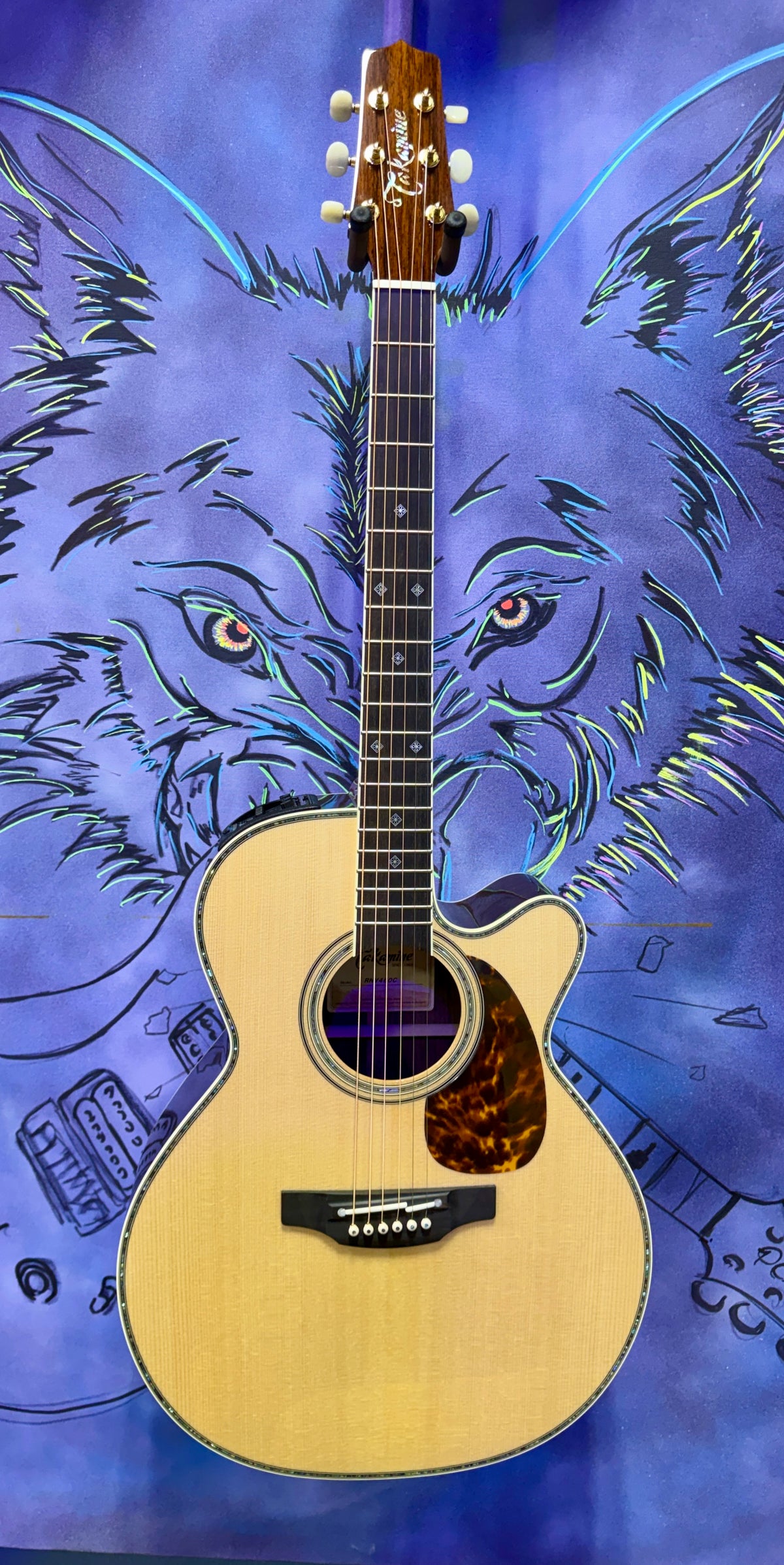 NEW Takamine RNV460C – Limited Revival Series