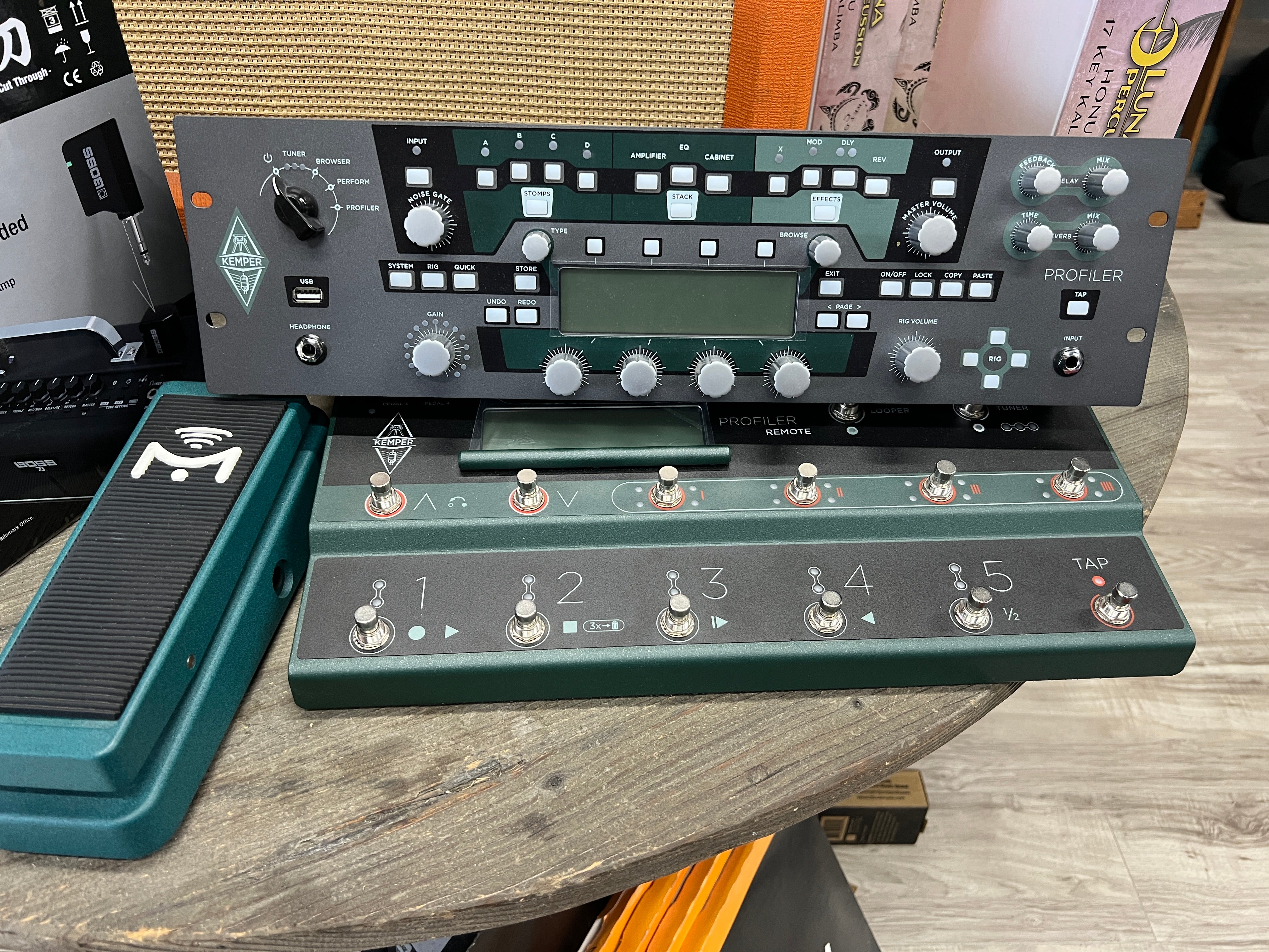 DEMO Kemper Rack Unit + Foot controller + M.E. Expression pedal - Wolf Pack Bundle