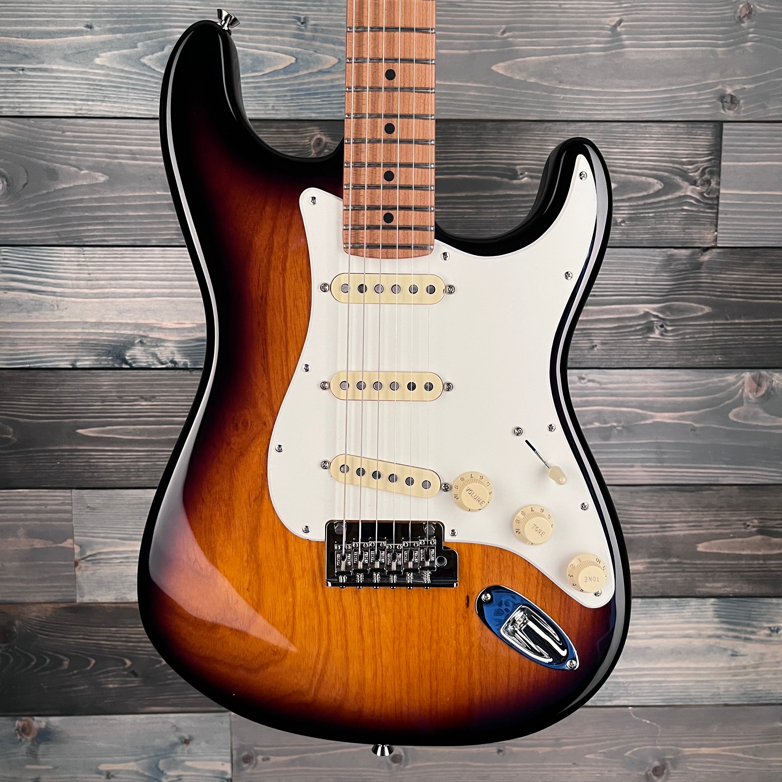 Fender American Pro II Stratocaster, Roasted Maple FB, 2-Tone Sunburst