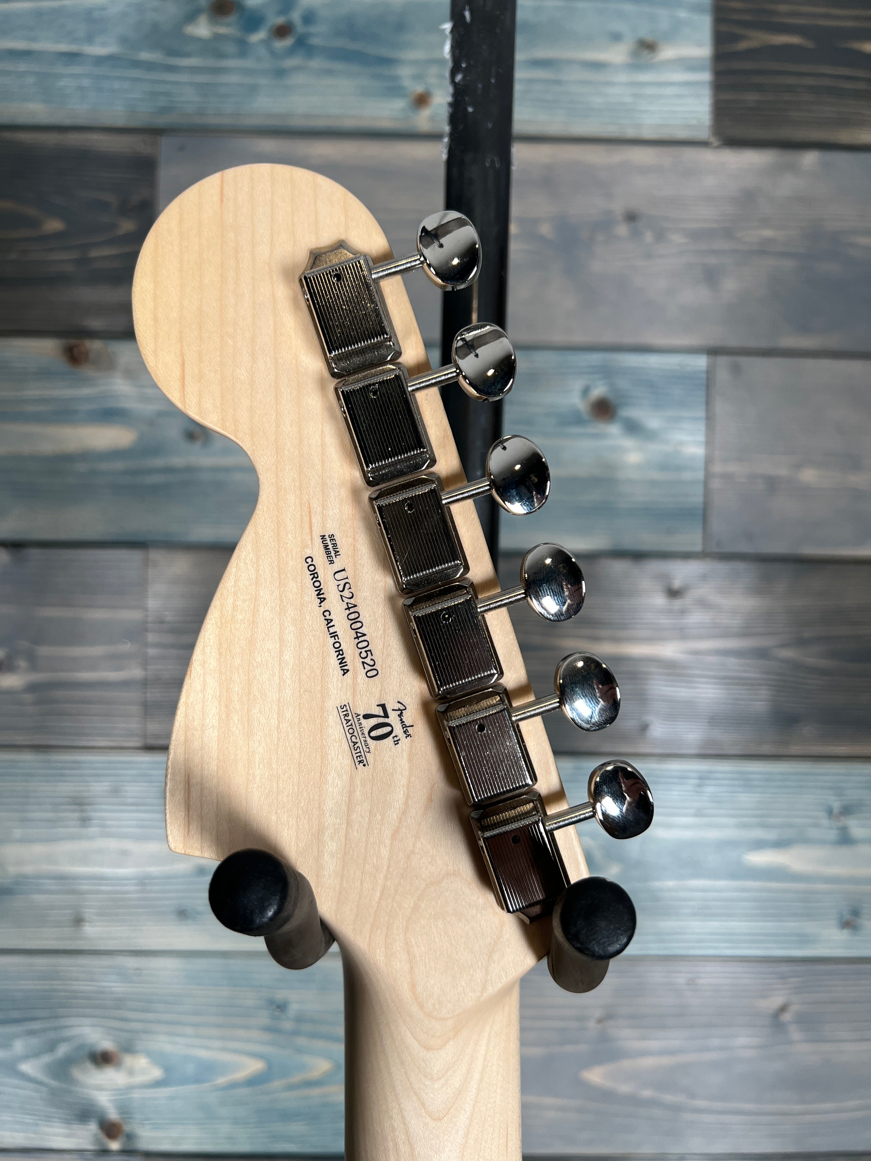 Fender American Performer Stratocaster, Rosewood Fingerboard, Honey Burst