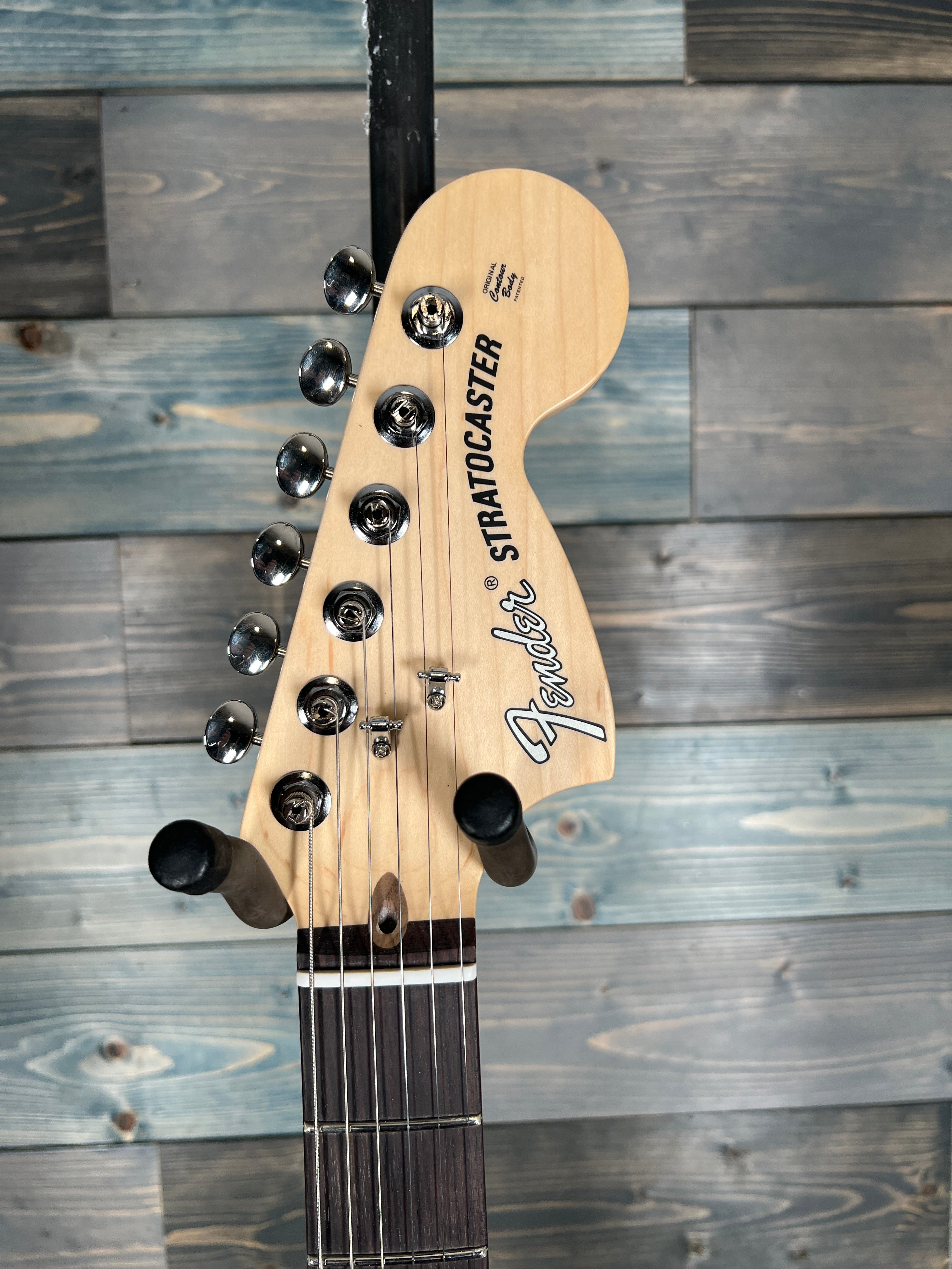 Fender American Performer Stratocaster, Rosewood Fingerboard, Honey Burst