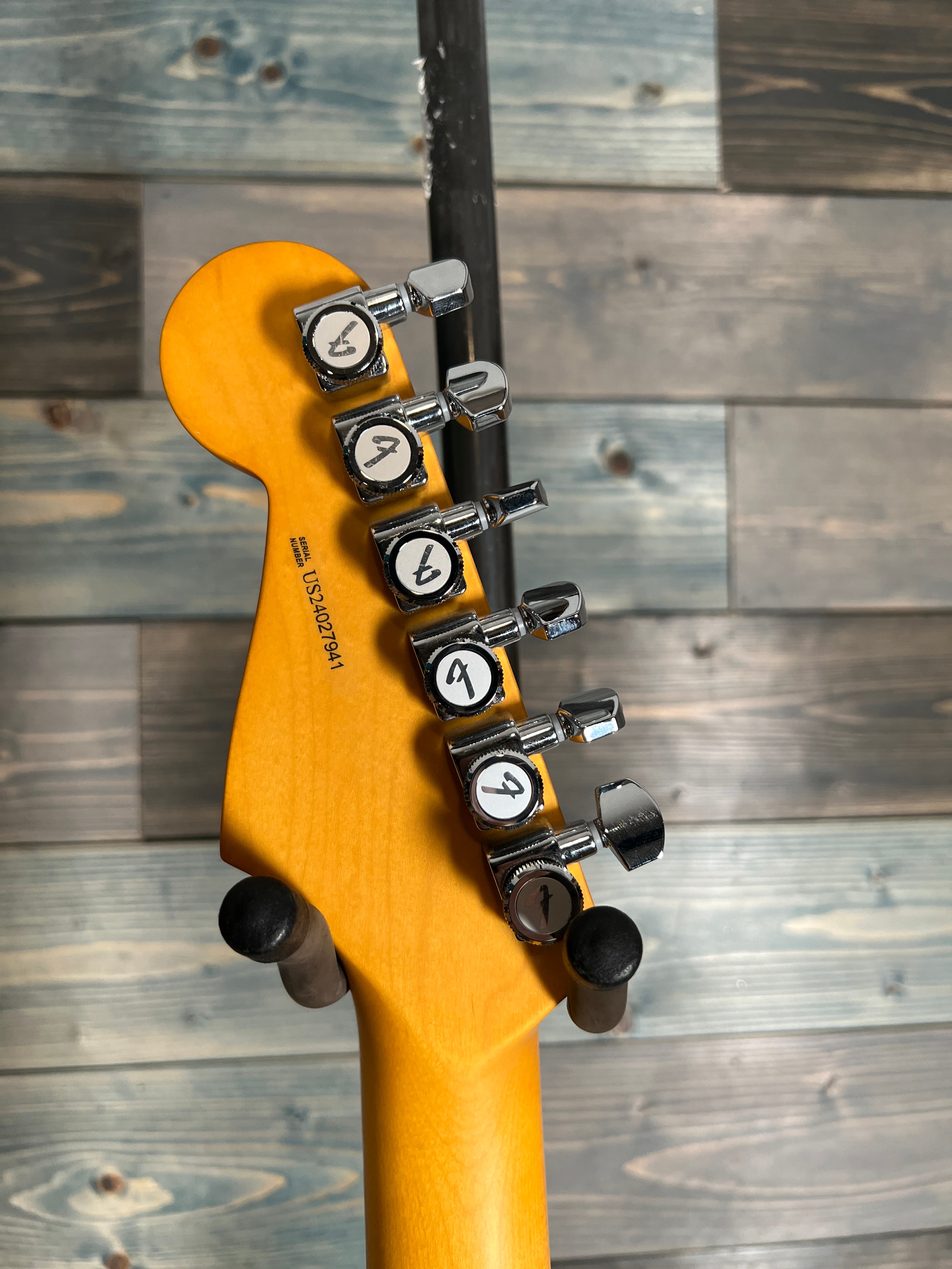 DEMO Fender 70th Anniversary Am Professional II Stratocaster, Comet Burst