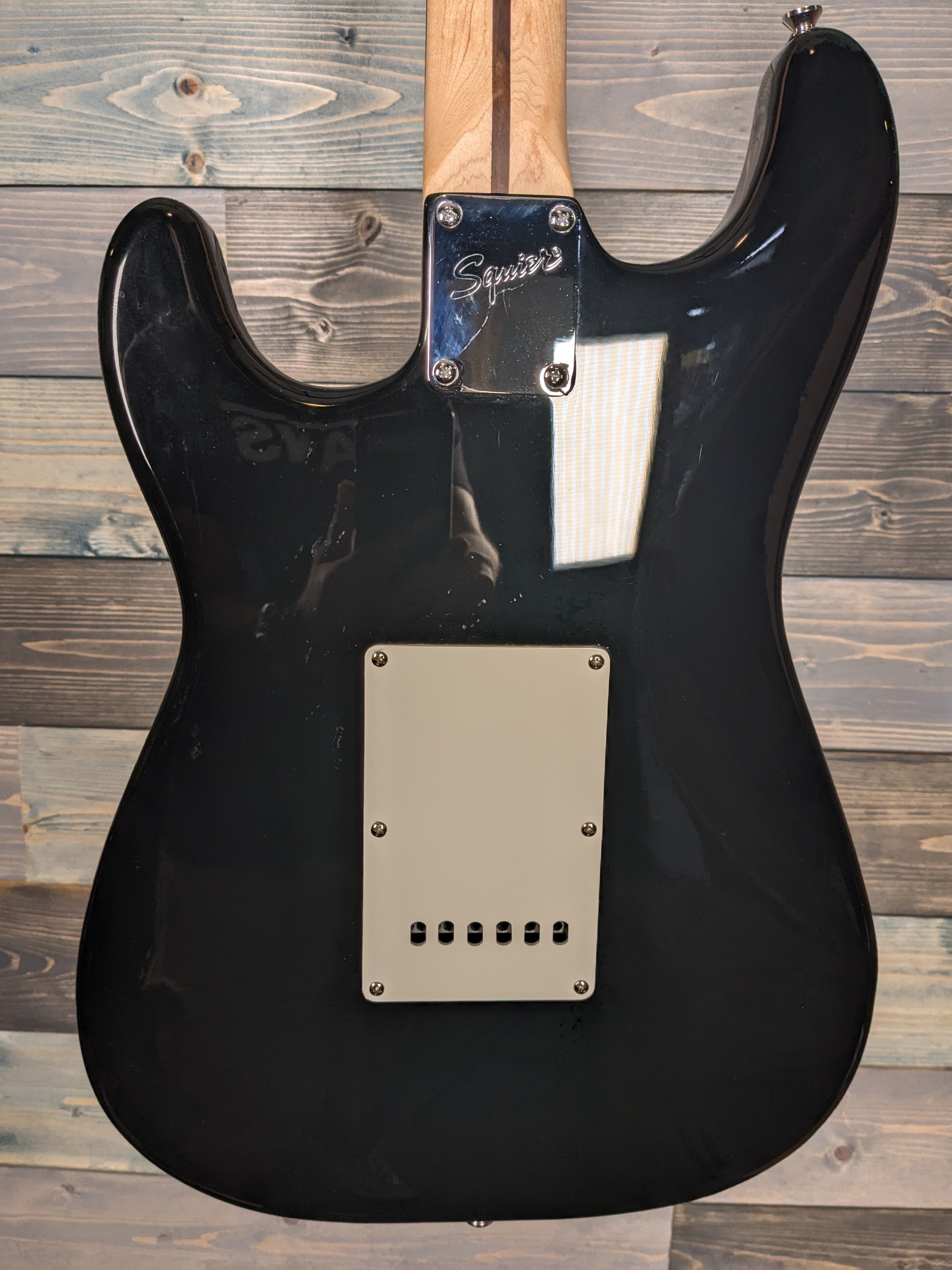 USED Fender Squier Affinity Series Stratocaster, White Pickguard, Black