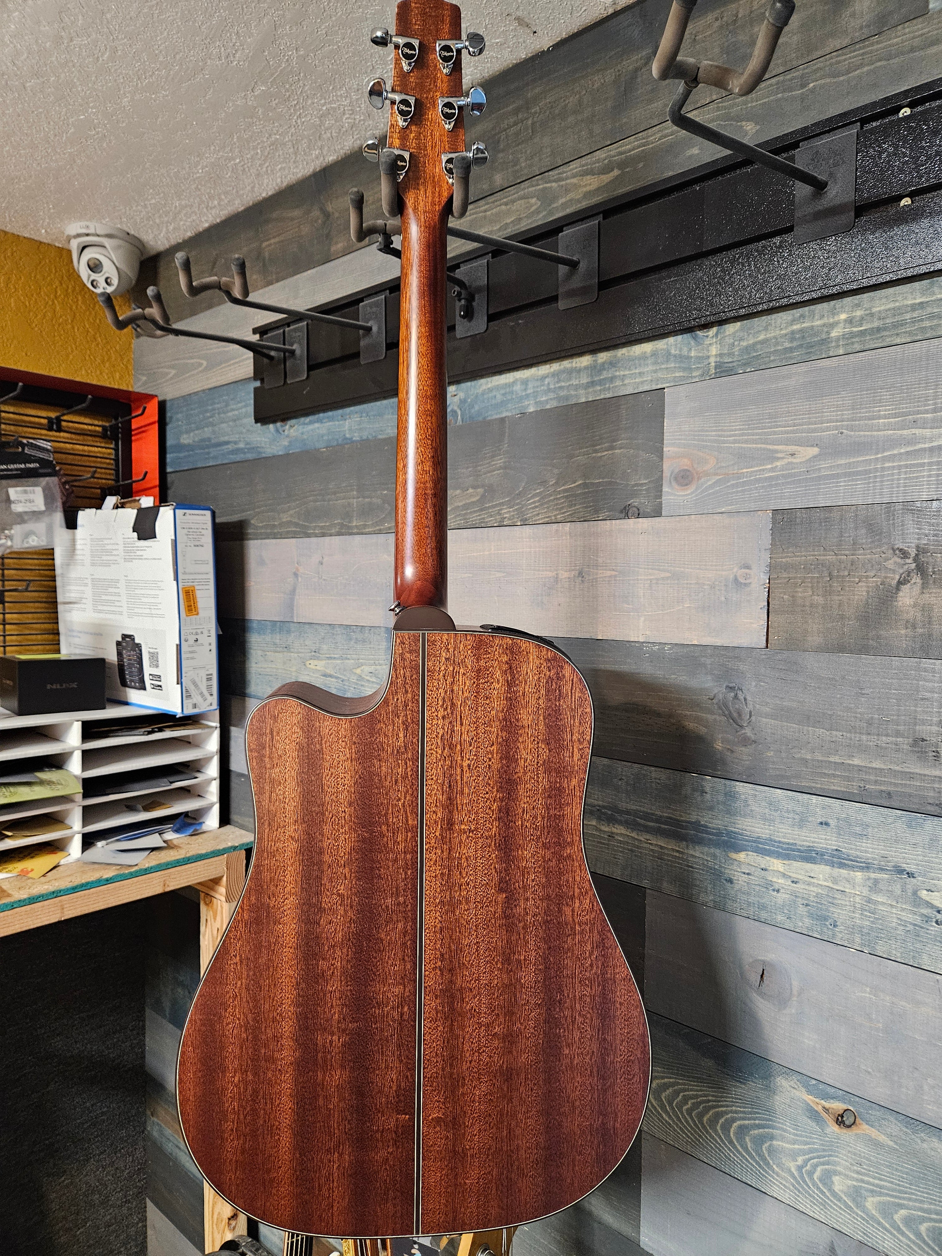 USED Takamine P2DC Acoustic Guitar w/Case