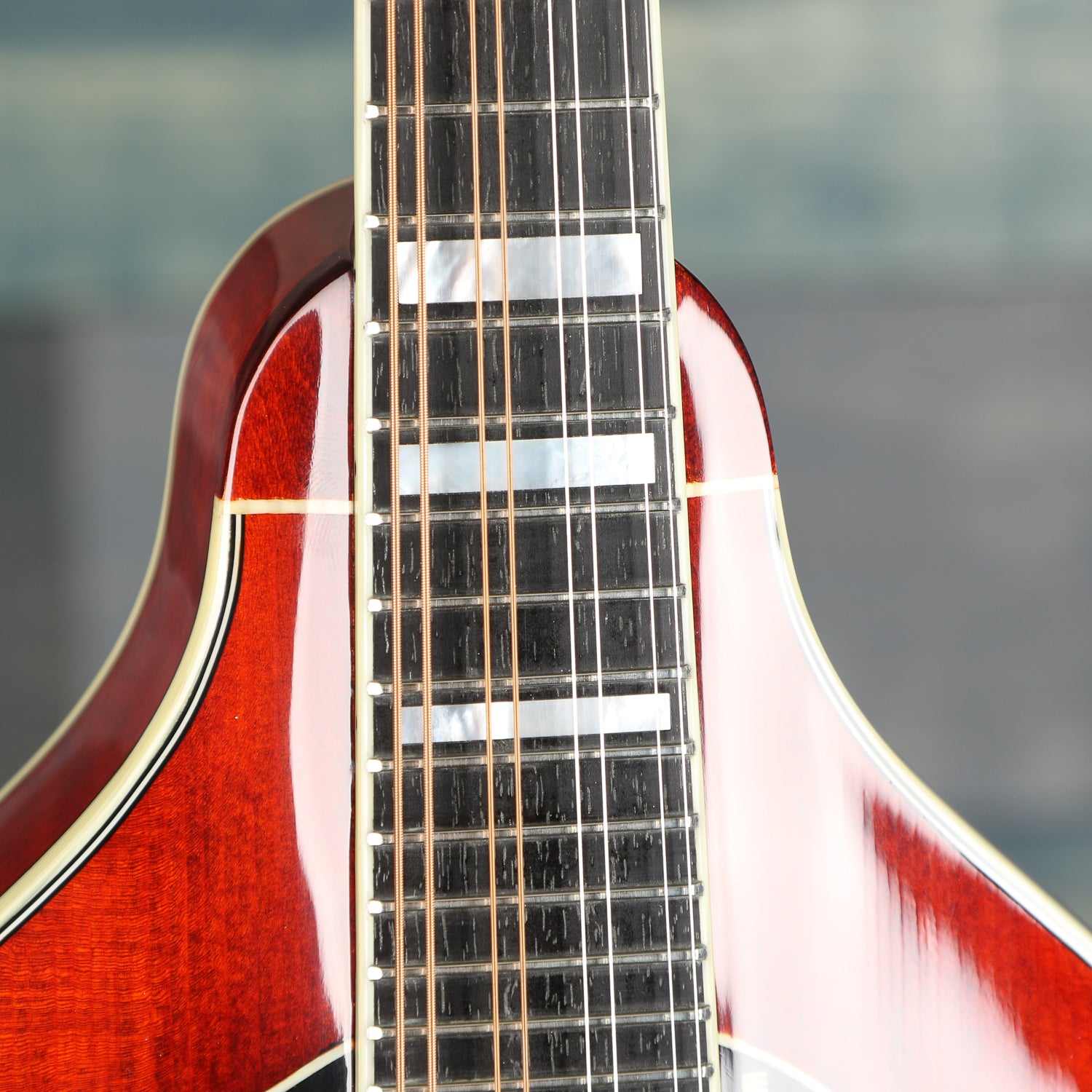 Eastman MD604 A-Style Classic Oval Hole Mandolin w/Case