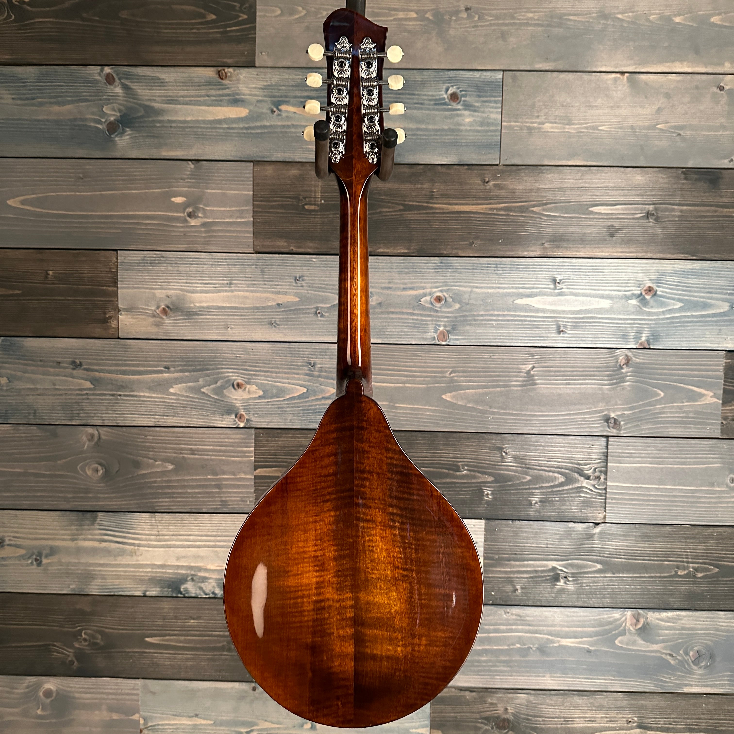 Eastman MD505 A-Style Classic Sunburst F-Hole Mandolin w/Case