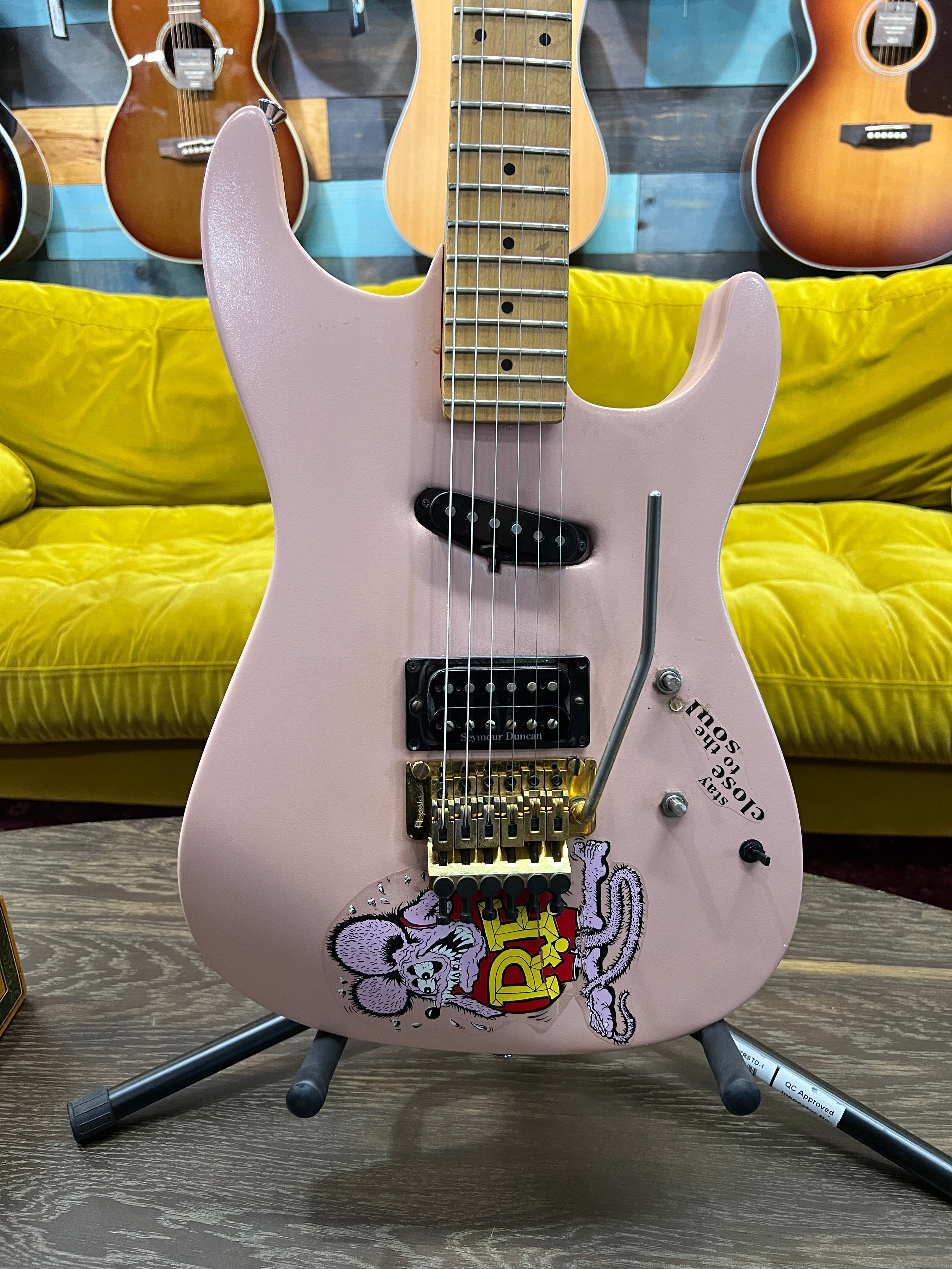 USED Pink Partscaster, Maple neck, Alder body, Floyd Rose, Seymour Duncan
