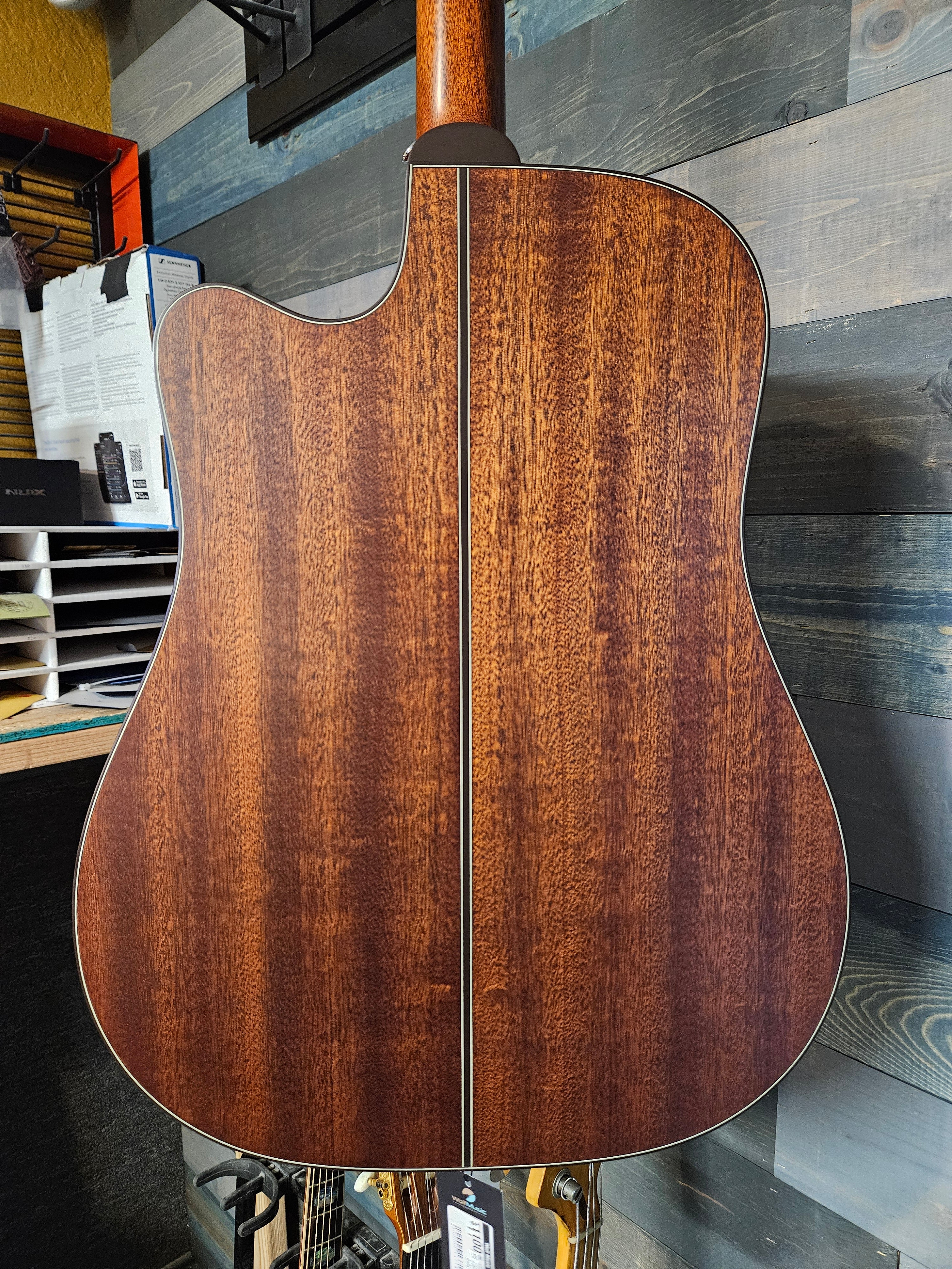 USED Takamine P2DC Acoustic Guitar w/Case