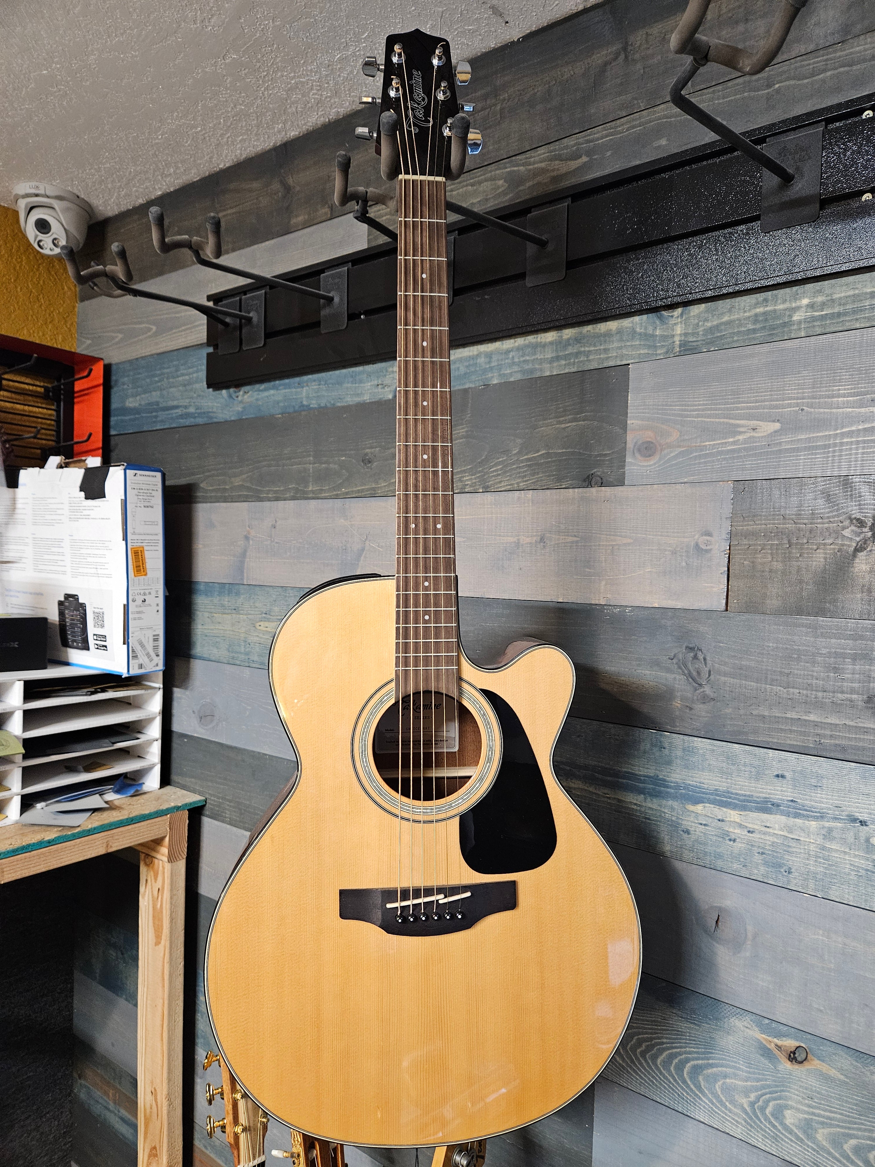 USED Takamine GN30CE Acoustic-Electric Cutaway - Natual