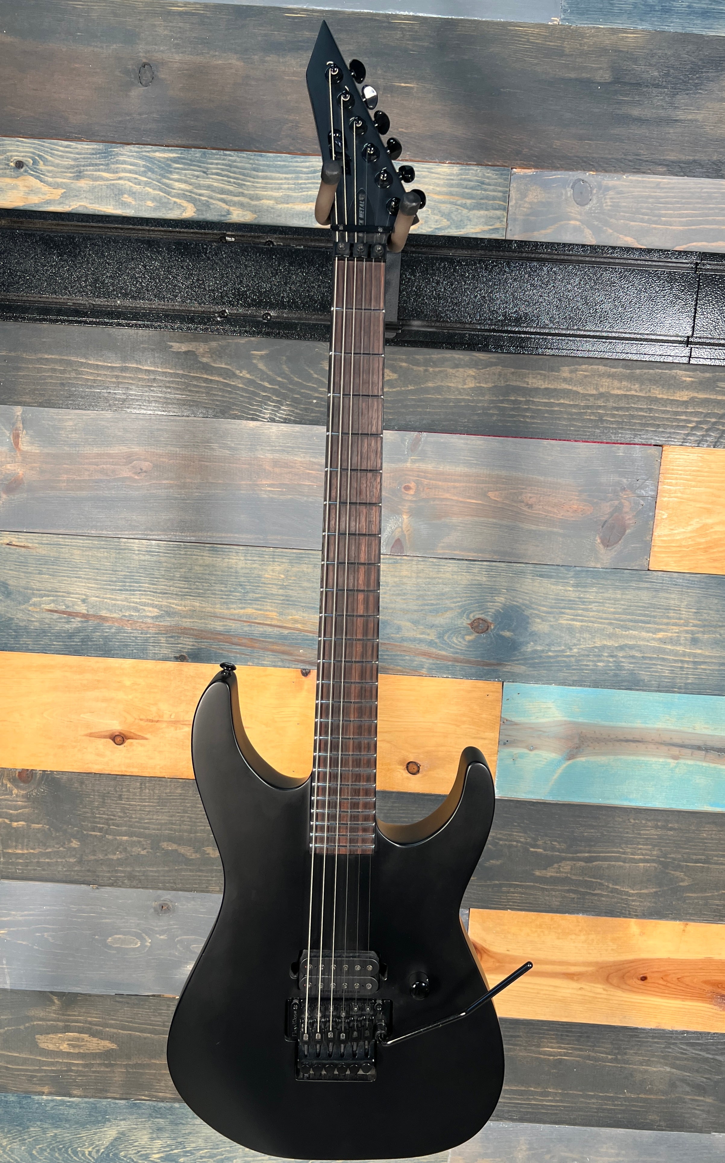 USED LTD M-Blackmetal FR