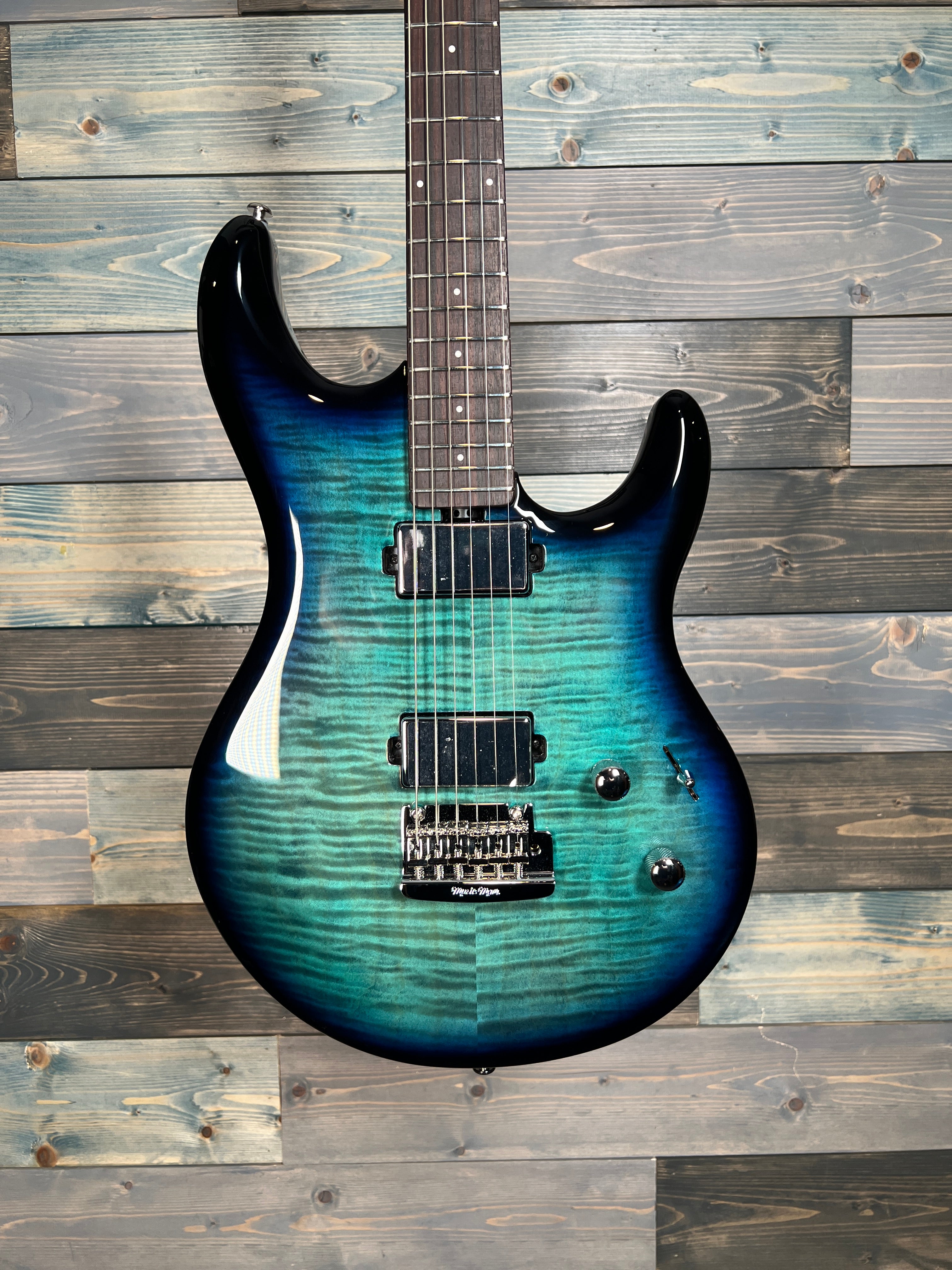 Ernie Ball Music Man Luke 4 Maple Top - Blue Dream