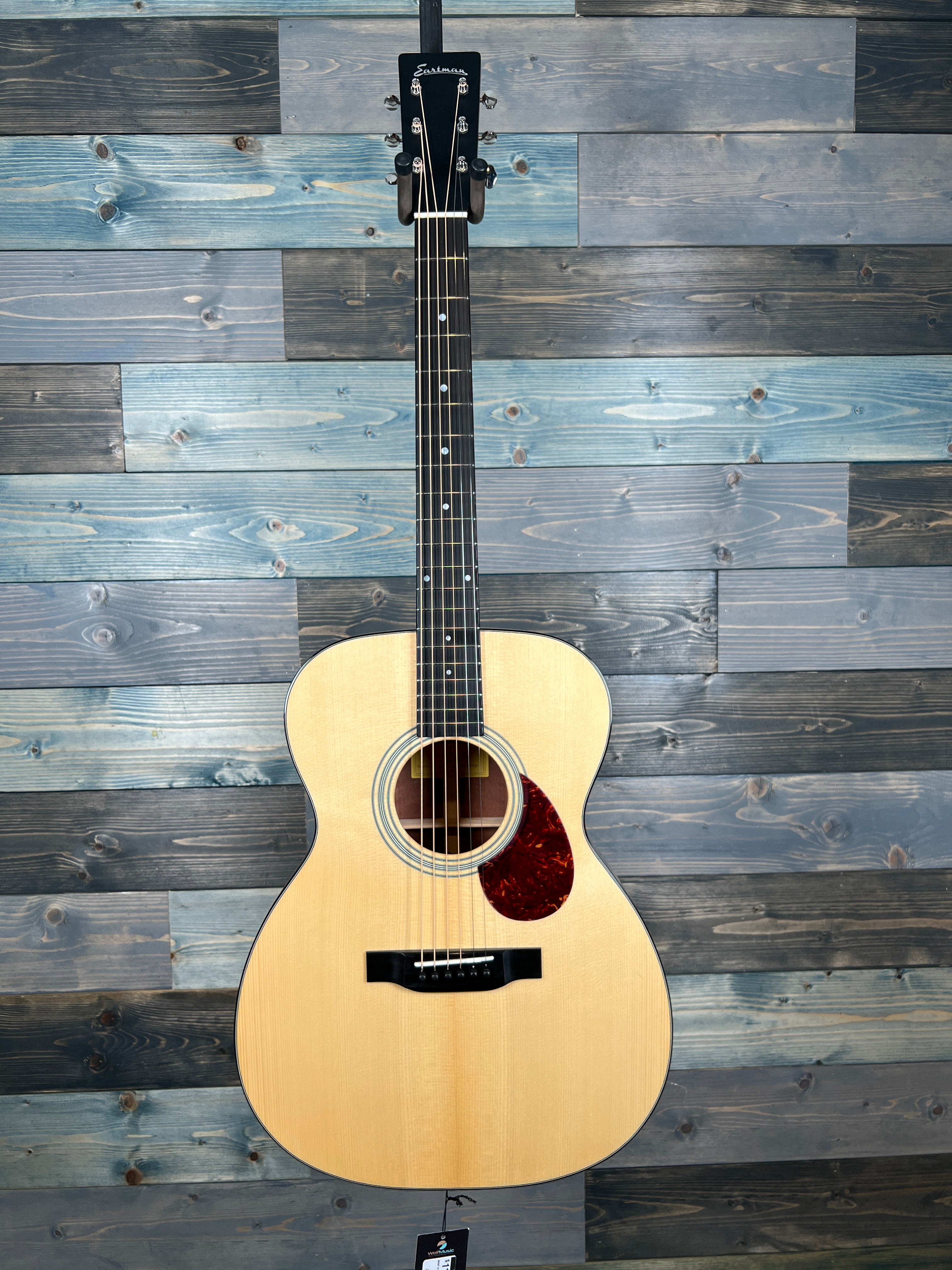 Eastman Guitars E6OM-TC Swiss Alpine Spruce Thermocured Solid Top Acoustic