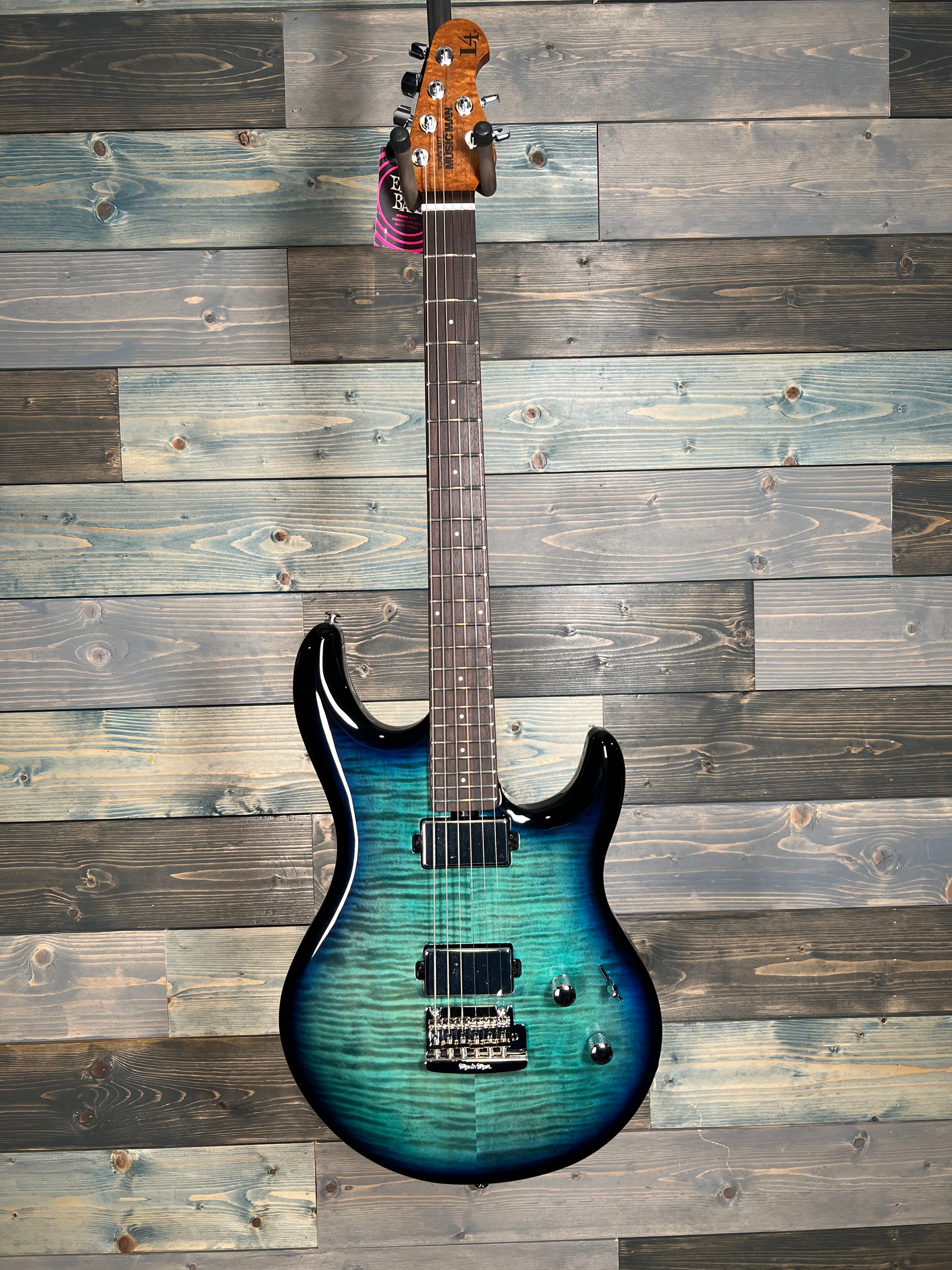 Ernie Ball Music Man Luke 4 Maple Top - Blue Dream