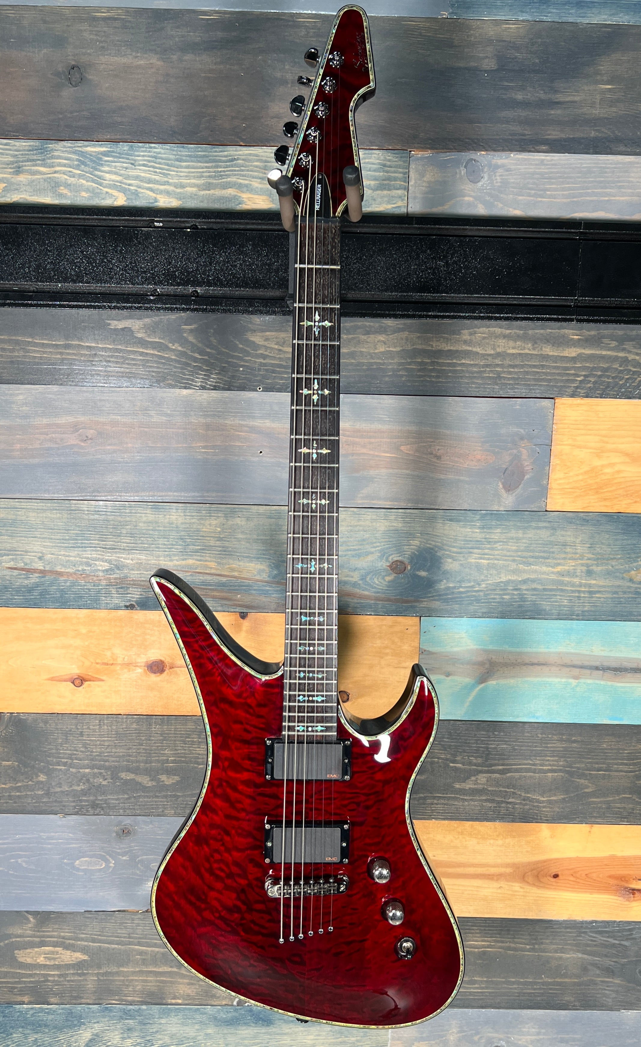 USED Schecter Hellraiser Avenger - Black Cherry