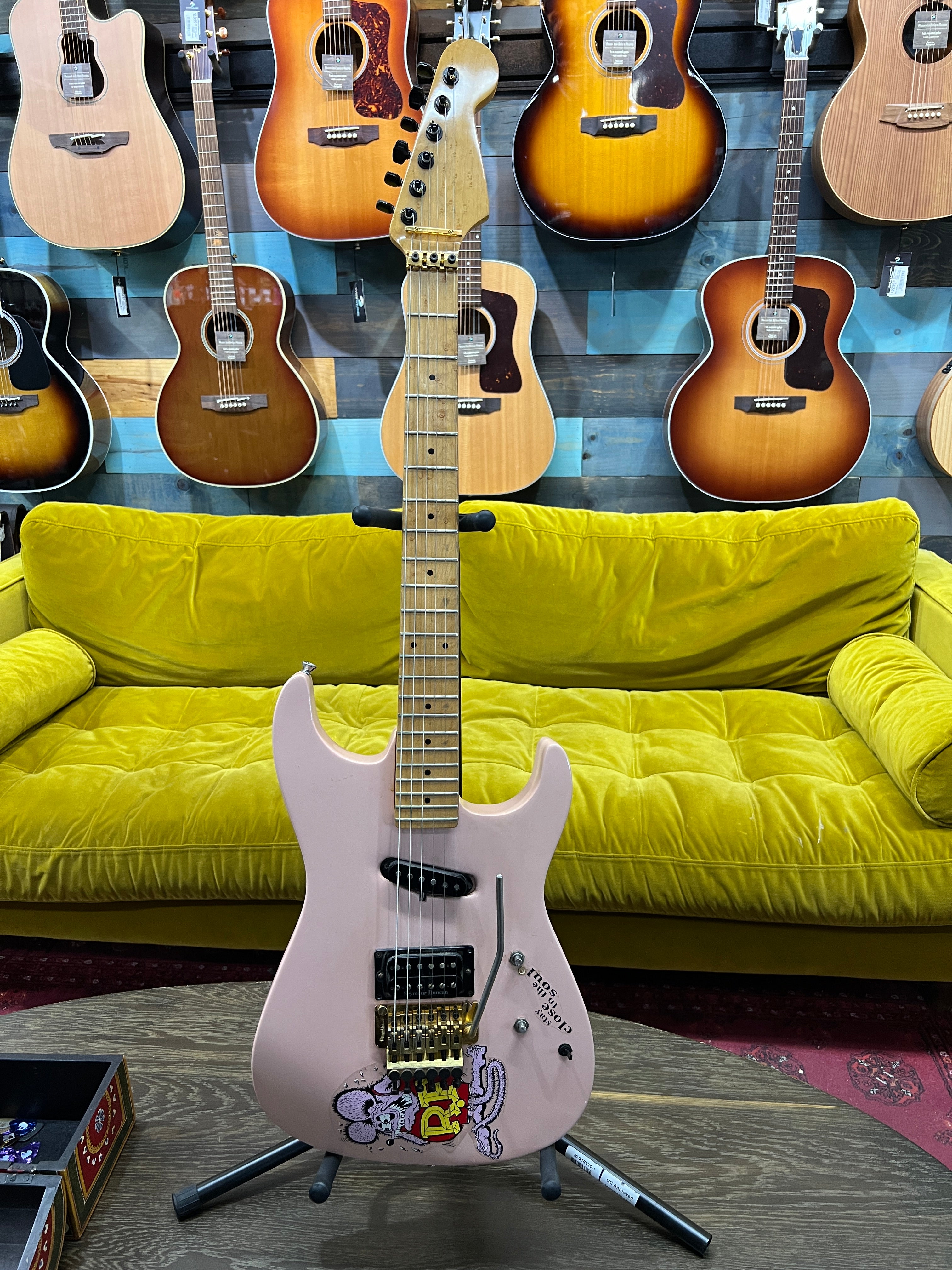 USED Pink Partscaster, Maple neck, Alder body, Floyd Rose, Seymour Duncan