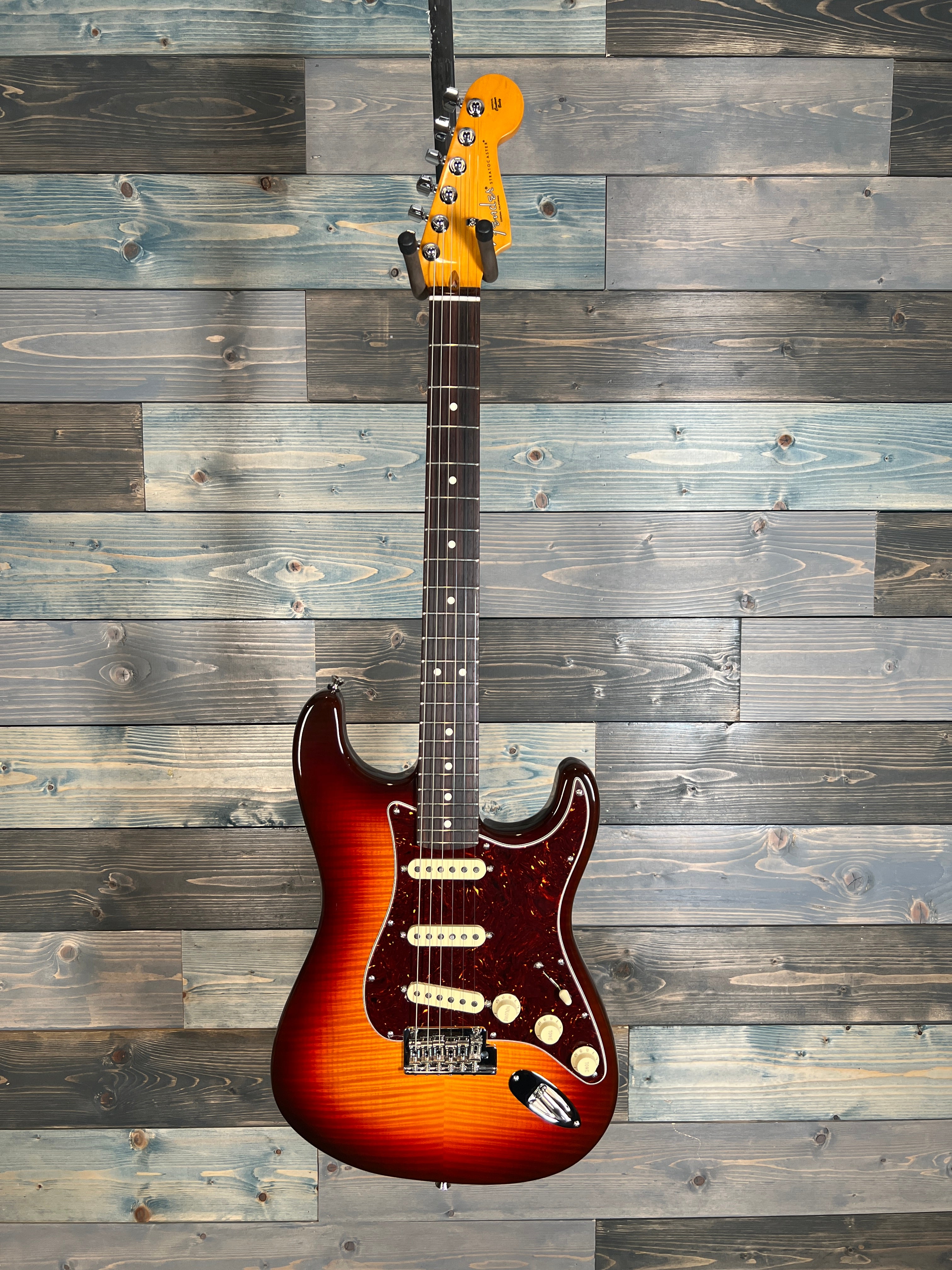 DEMO Fender 70th Anniversary Am Professional II Stratocaster, Comet Burst