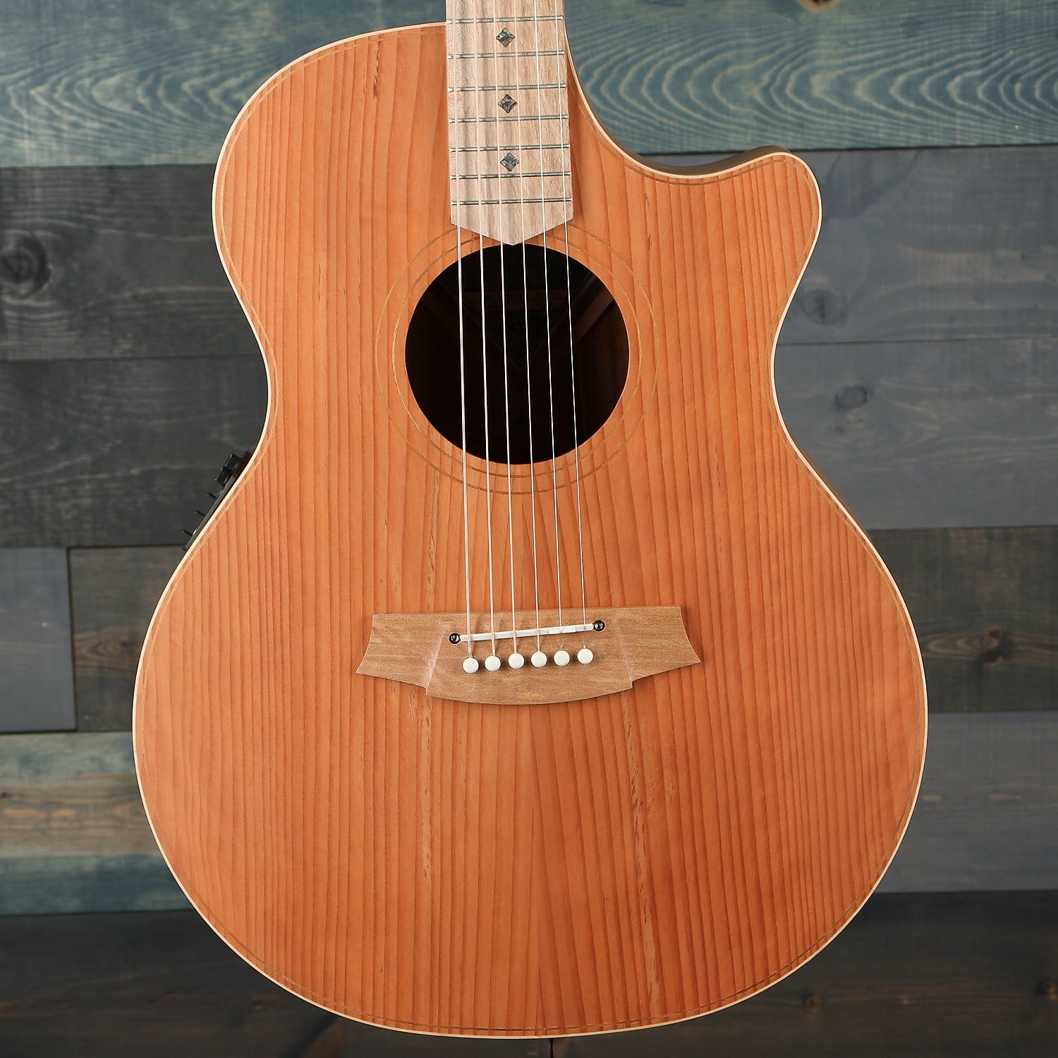 DEMO Cole Clark Angel 2 Series AN2EC-RDBL Cutaway Guitar - Redwood/Blackwood