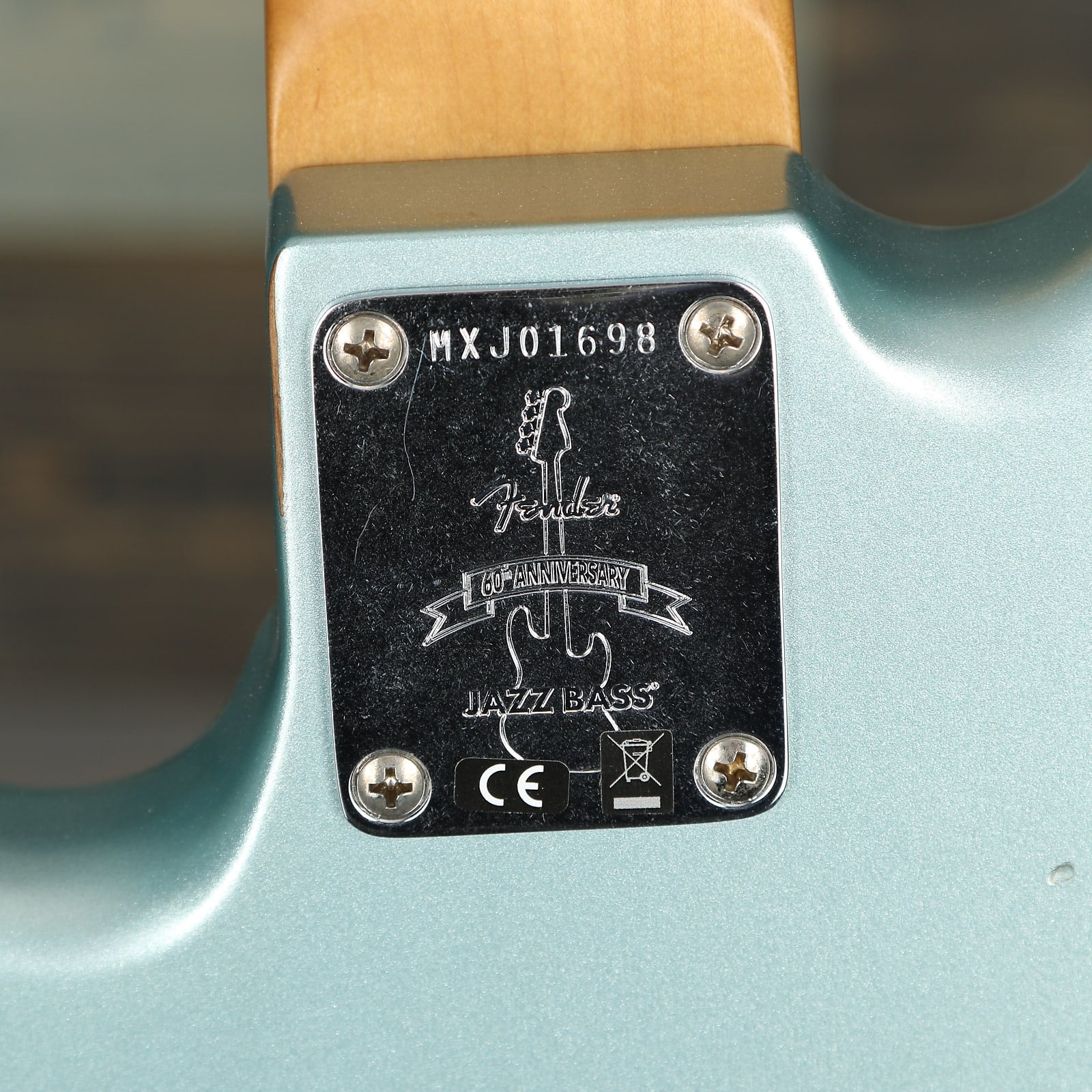 Fender 60th Anniversary Road Worn Jazz Bass Pau Ferro Fretboard Firemist Silver