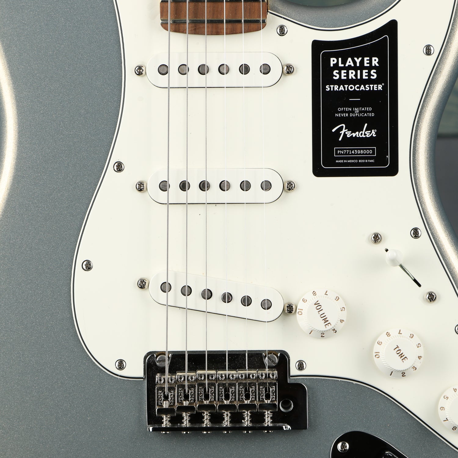 Fender Player Stratocaster, Pau Ferro Fingerboard, Silver