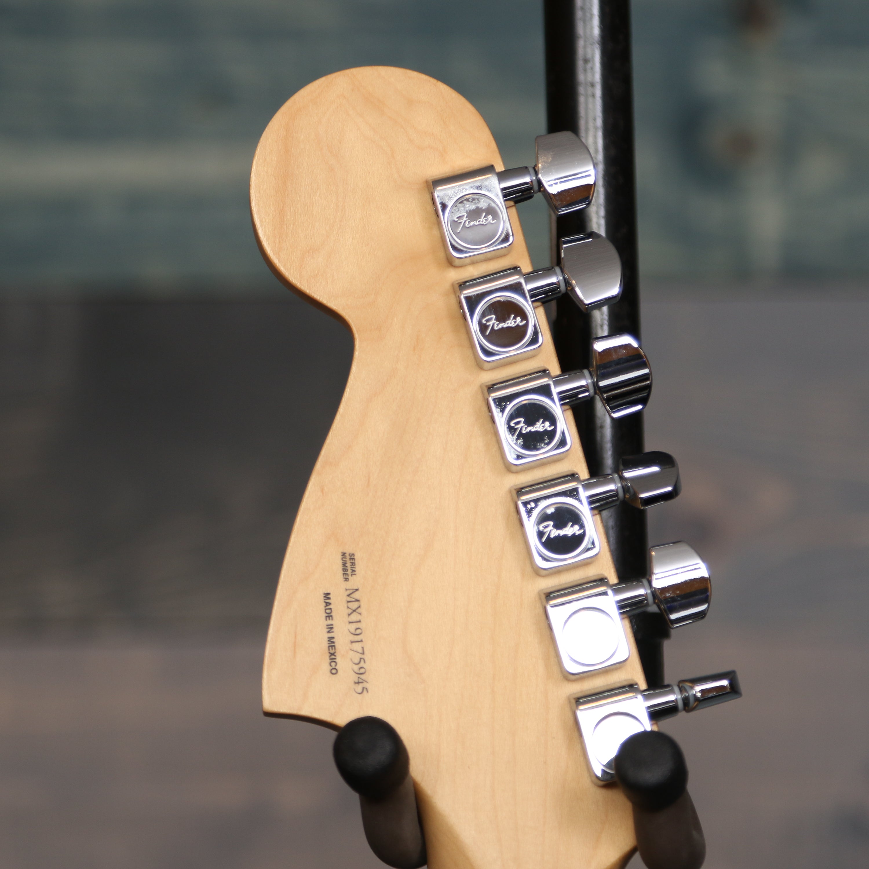 Fender Player Mustang, Pau Ferro Fingerboard, Firemist Gold