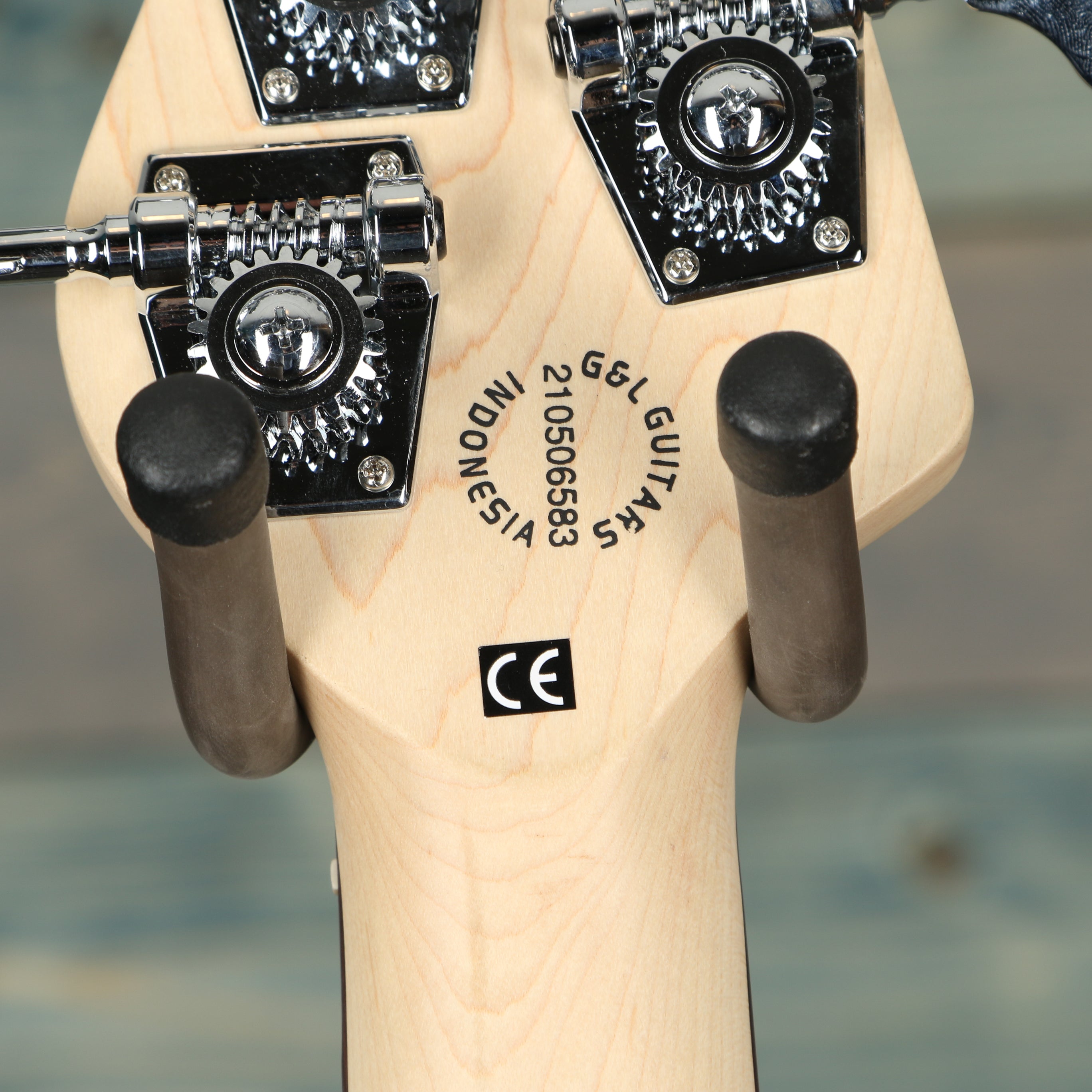 G&L Tribute Series L-2500 Bass Guitar - Tobacco Sunburst