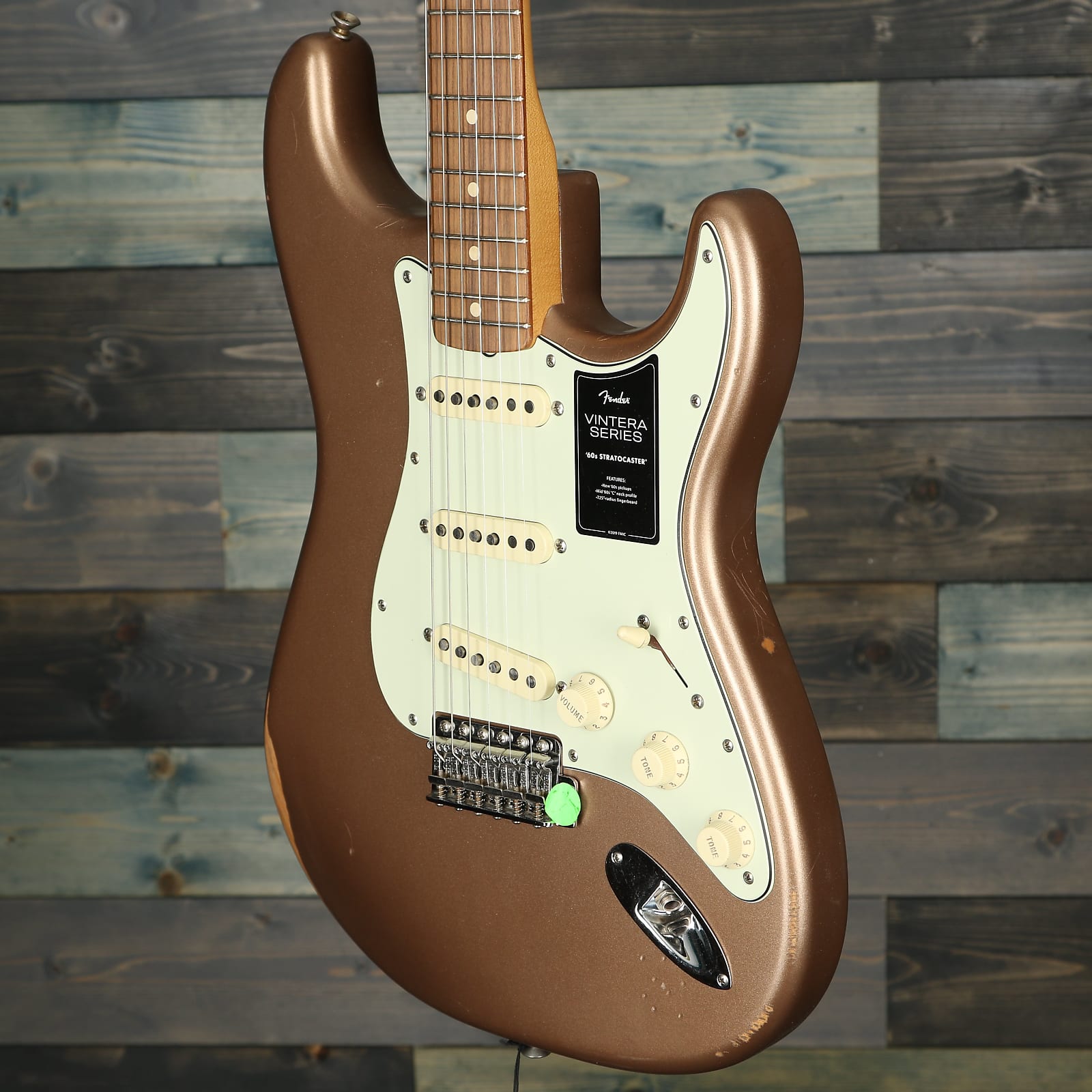 Fender Vintera Road Worn '60s Stratocaster, Pau Ferro FB, Firemist Gold