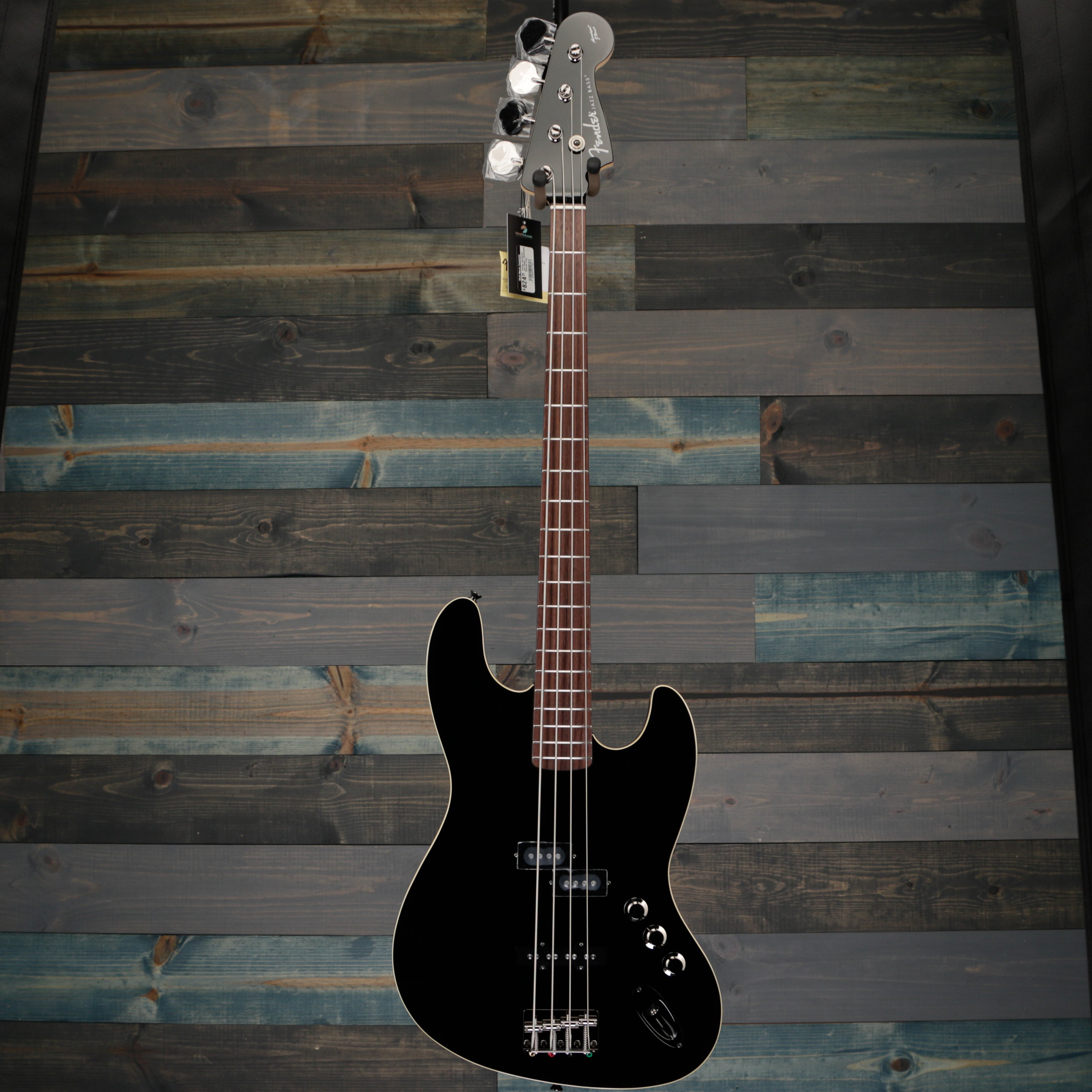 Fender Aerodyne Jazz Bass Rosewood Stained Fingerboard, Black, No Pickguard