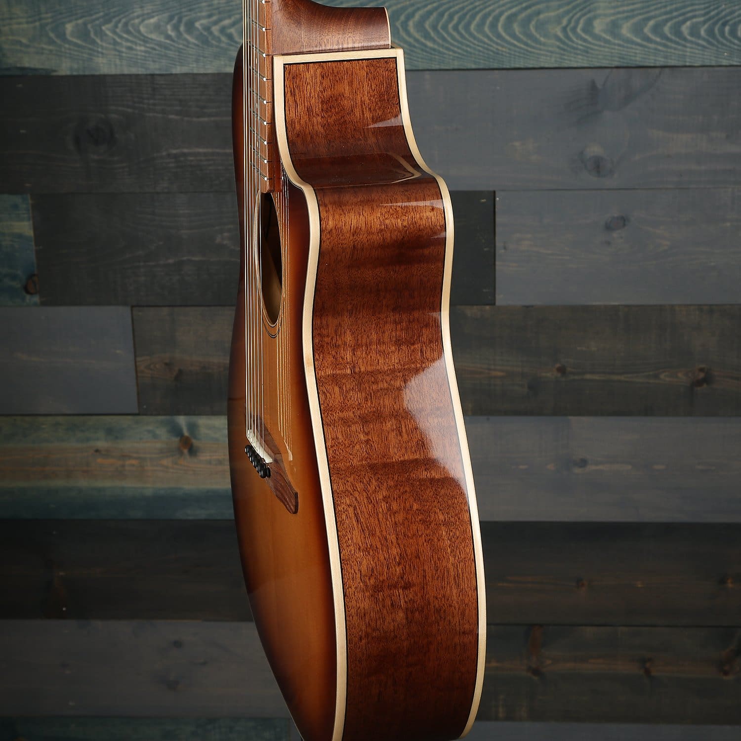 Fender Newporter Classic with Gig Bag, Pau Ferro Fingerboard, Aged Cherry Burst