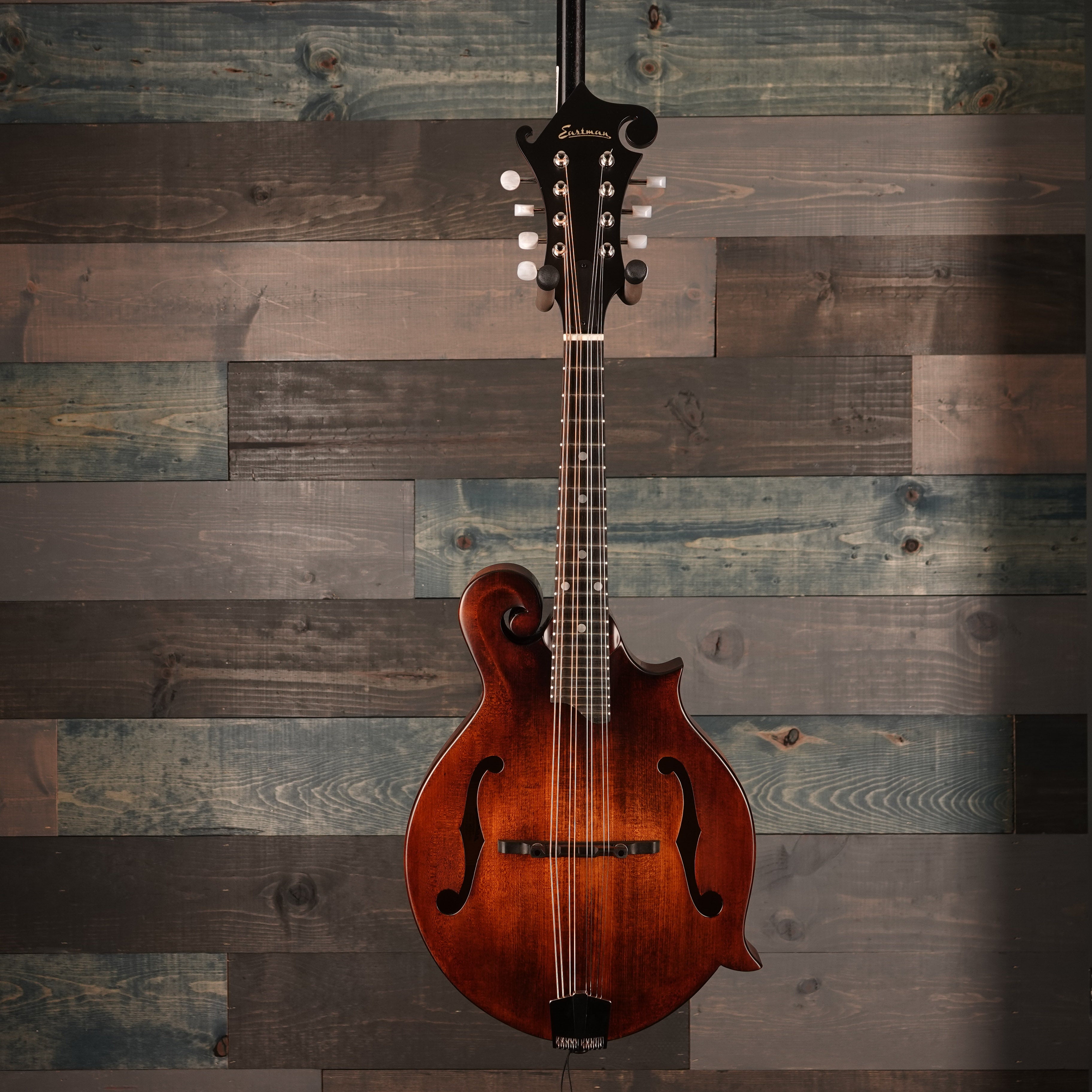 Eastman MD515CC/N F-Style Mandolin w/case