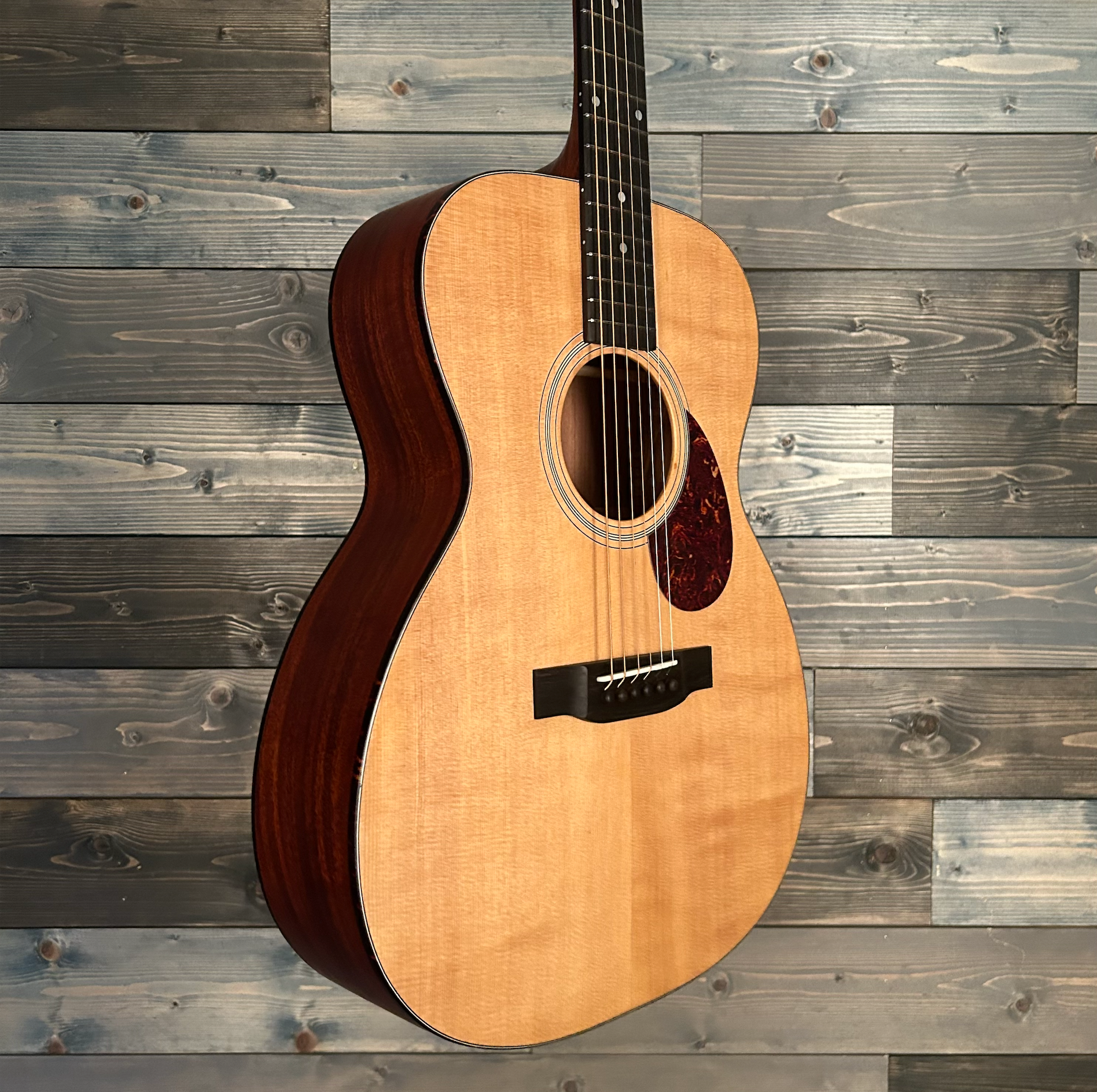 Eastman Guitars E1OM Natural Acoustic Guitar