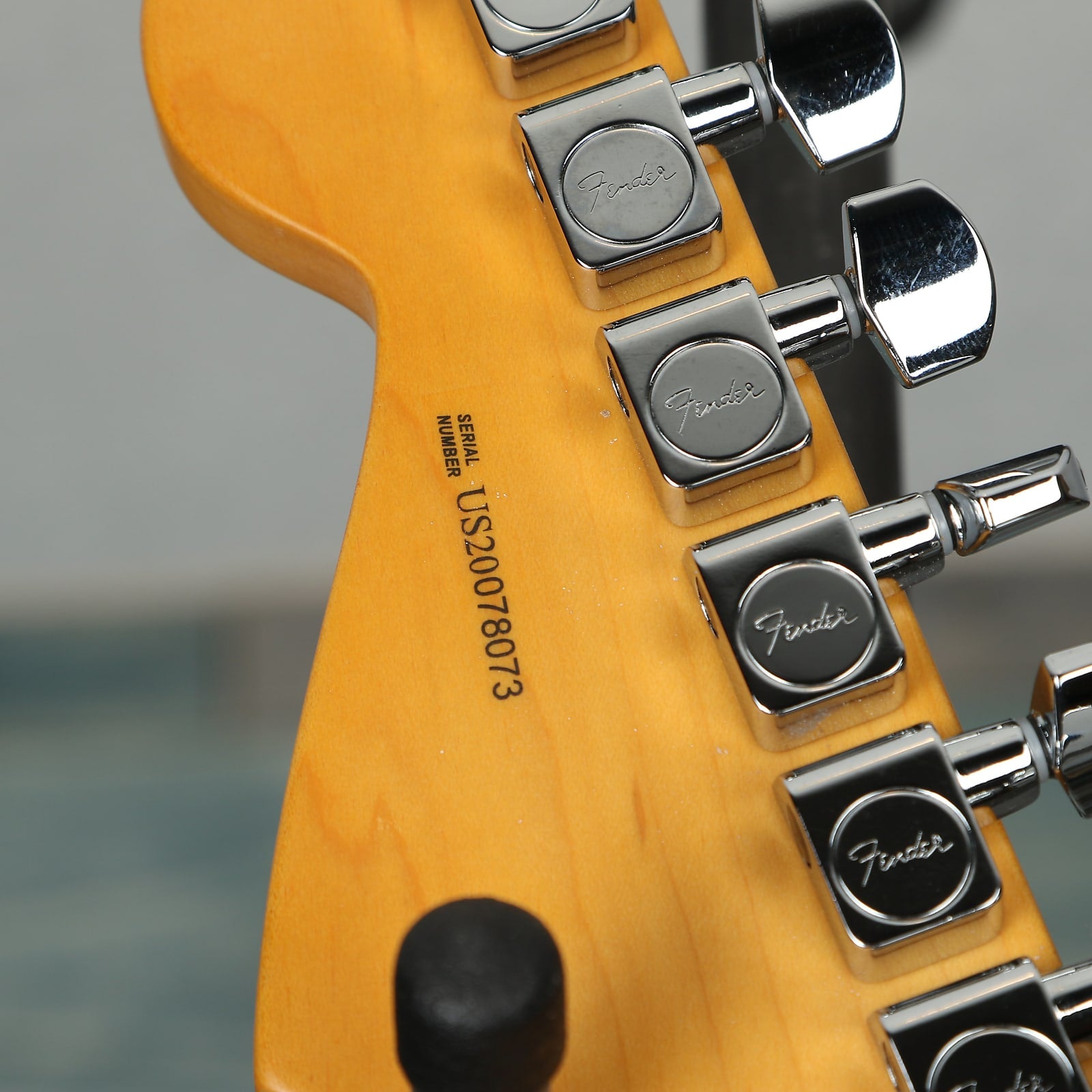 Fender American Professional II Stratocaster, Maple Fingerboard, Miami Blue