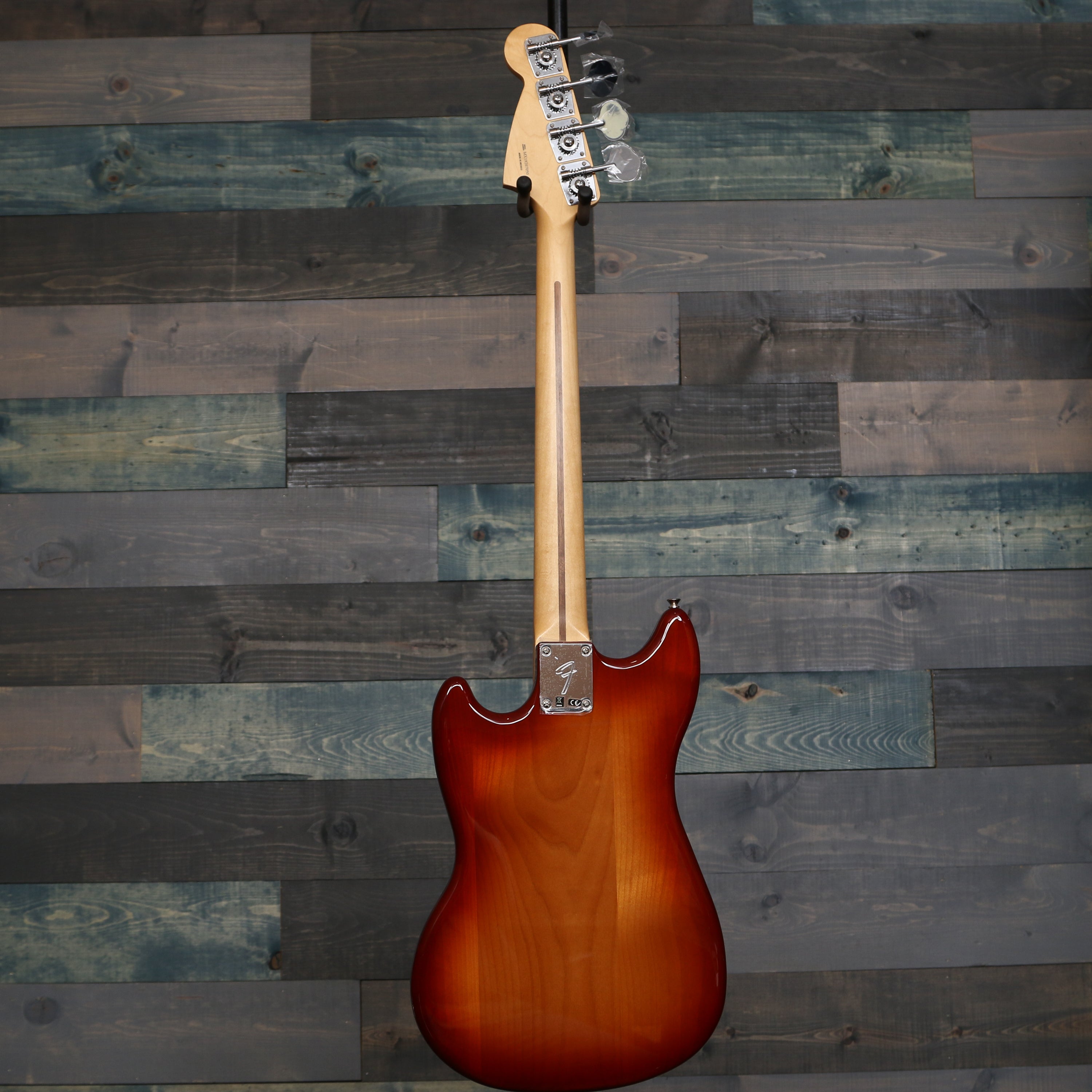 Fender Player Mustang Bass PJ, Maple Fingerboard, Sienna Sunburst