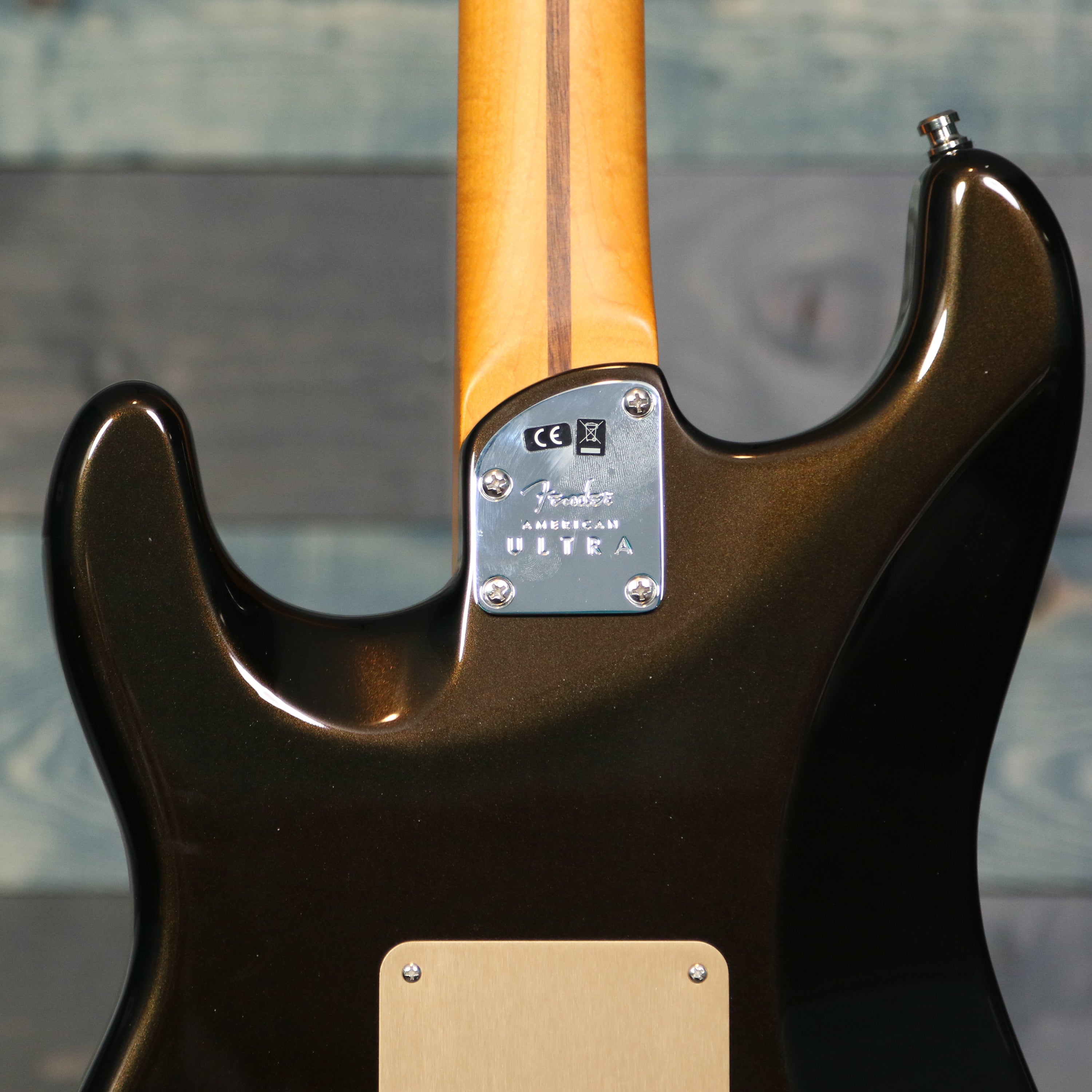 Fender American Ultra Stratocaster, Maple Fingerboard, Texas Tea