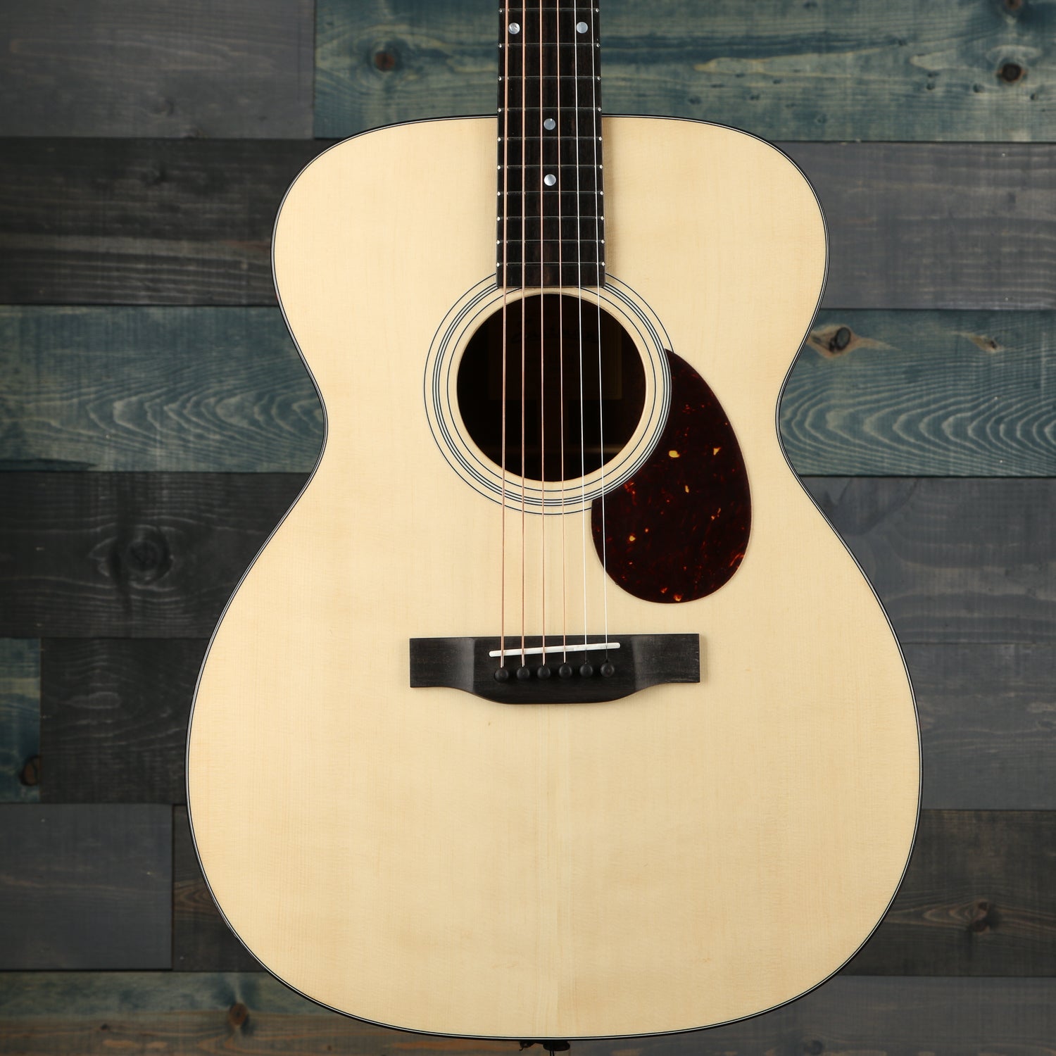 Eastman Guitars E1OM Natural Acoustic Guitar