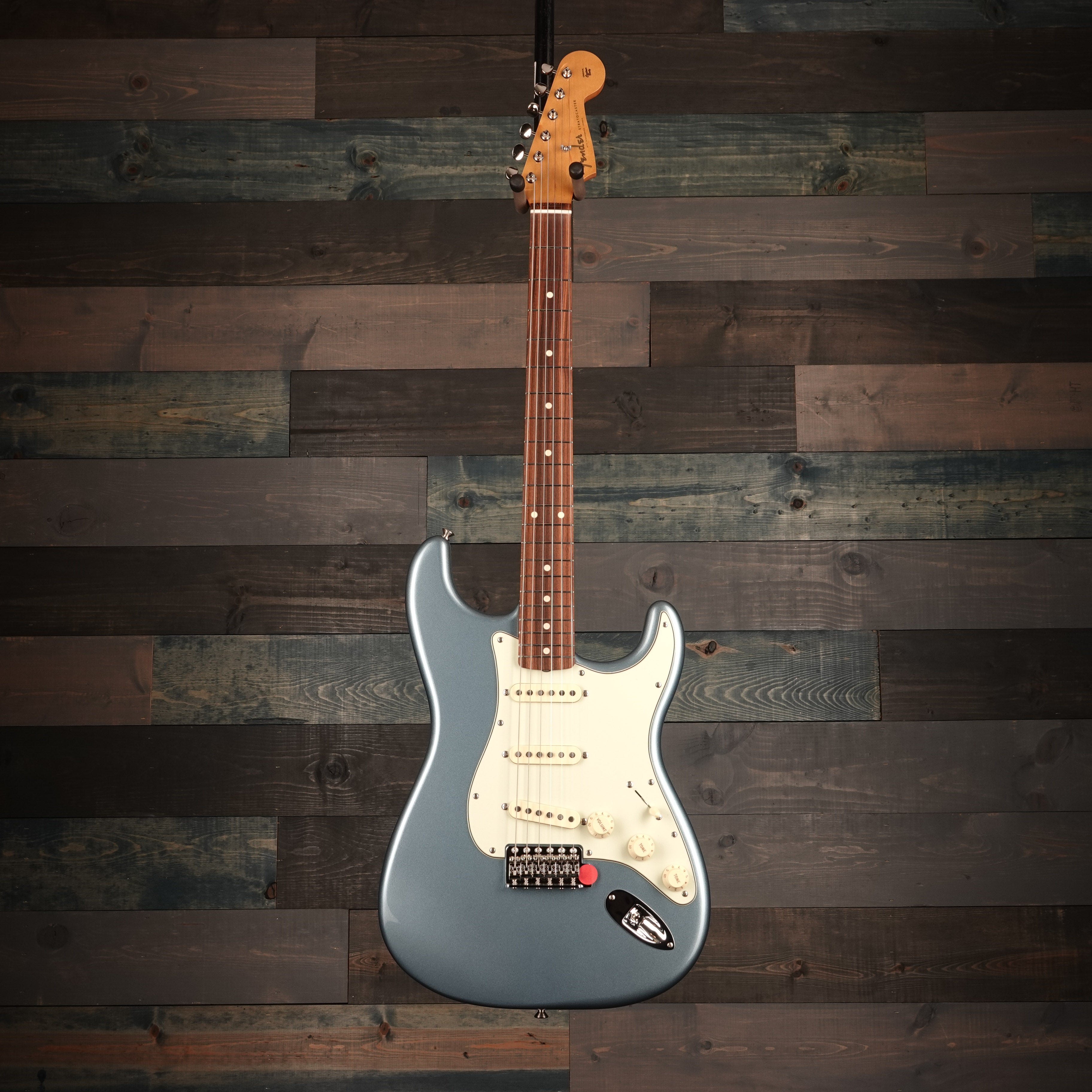 Fender Vintera '60s Stratocaster, Pau Ferro Fingerboard, Ice Blue Metallic