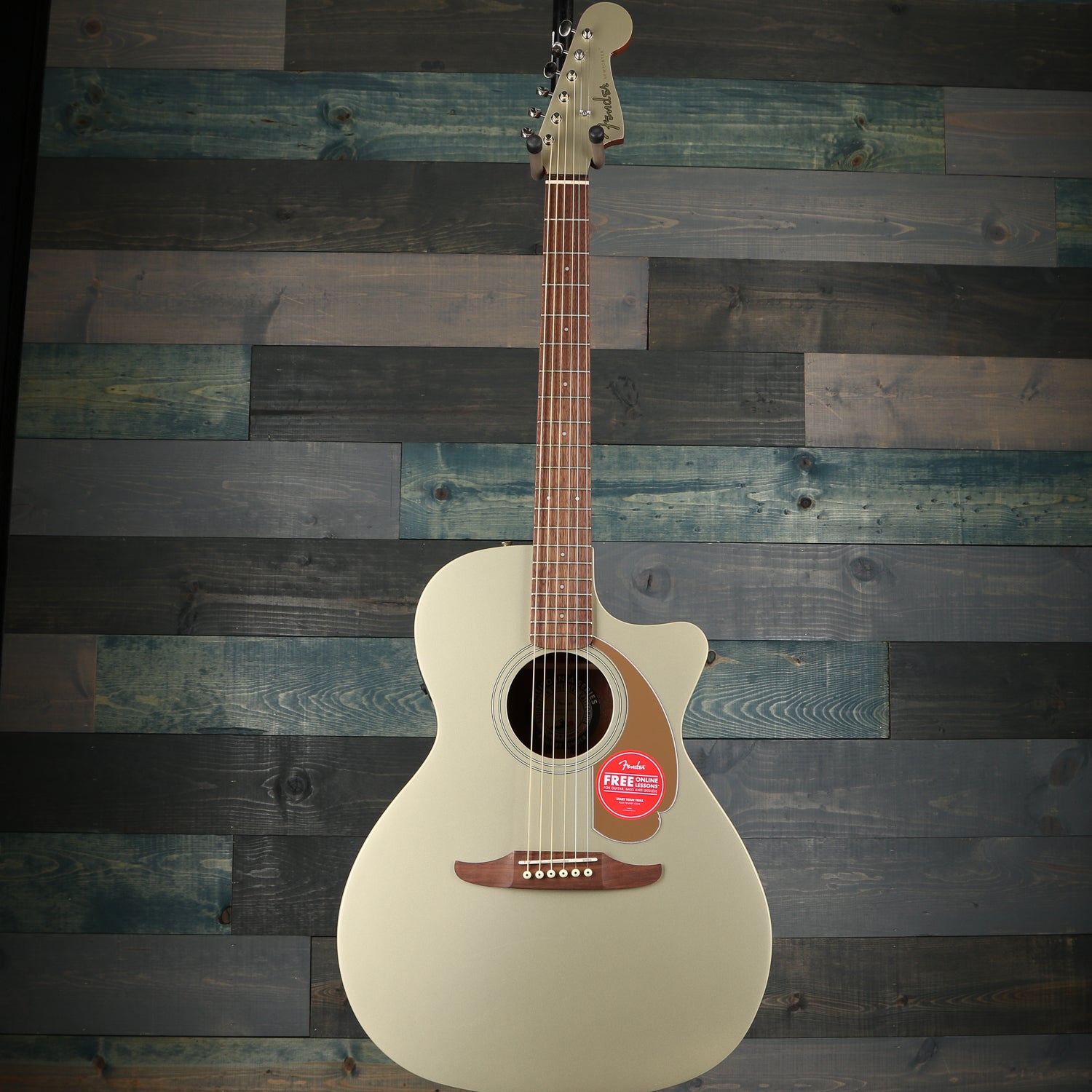 Fender Newporter Player, Walnut Fingerboard, Champagne