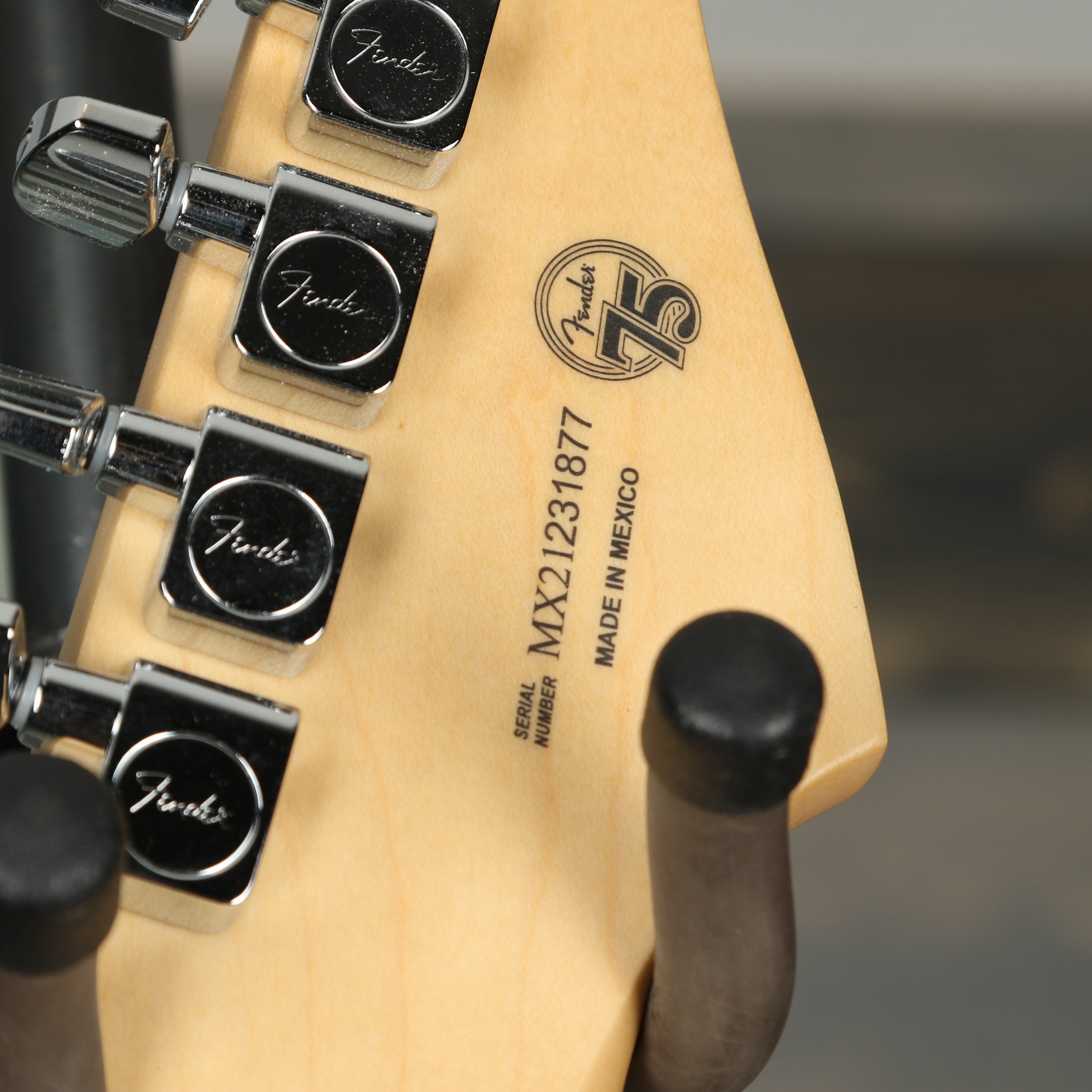 Fender Player Stratocaster Lefty Maple FB 3-Color Sunburst