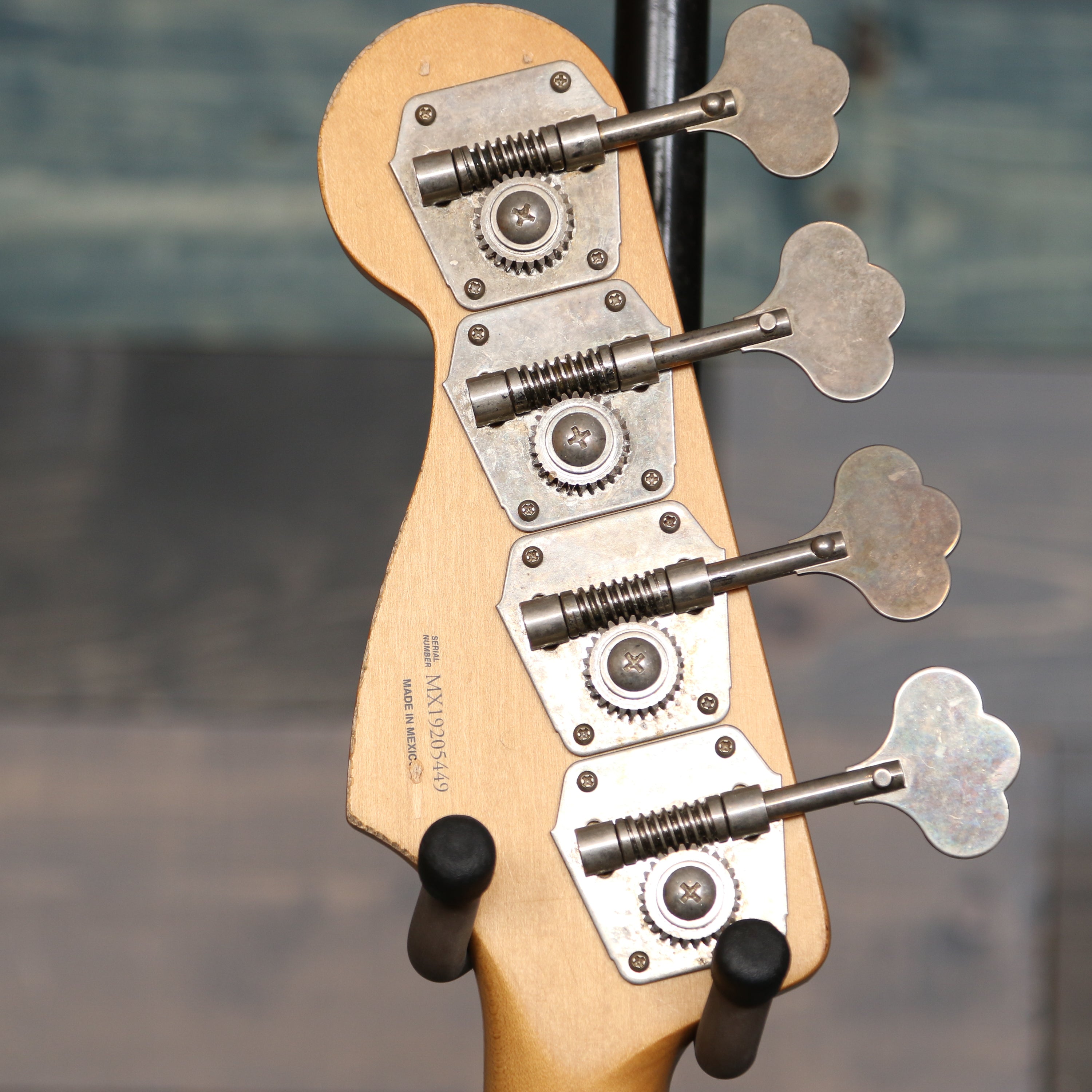 Fender Flea Jazz Bass, Rosewood Fingerboard, Roadworn Shell Pink