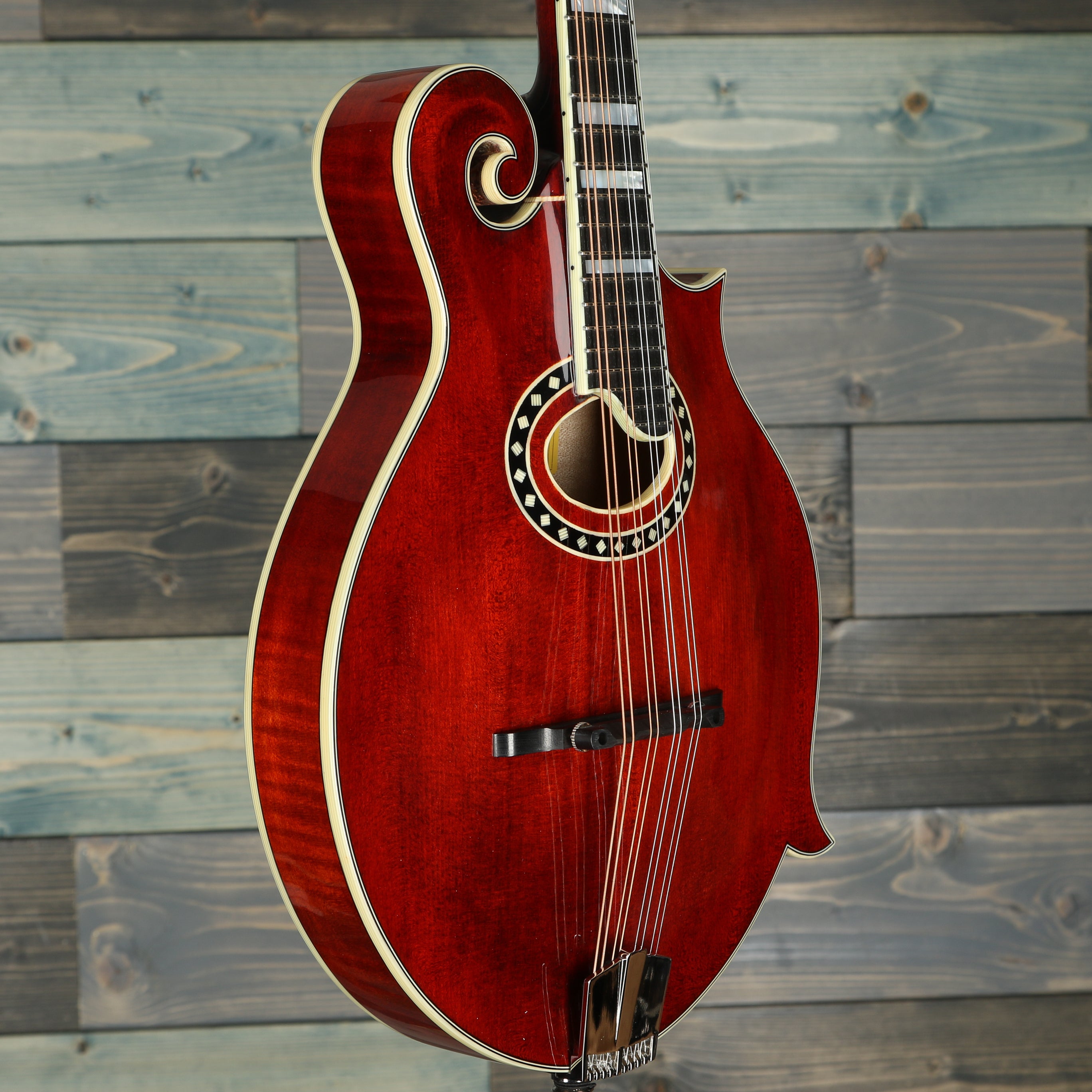 Eastman MD614 F Style Oval Hole Classic Mandolin w/case