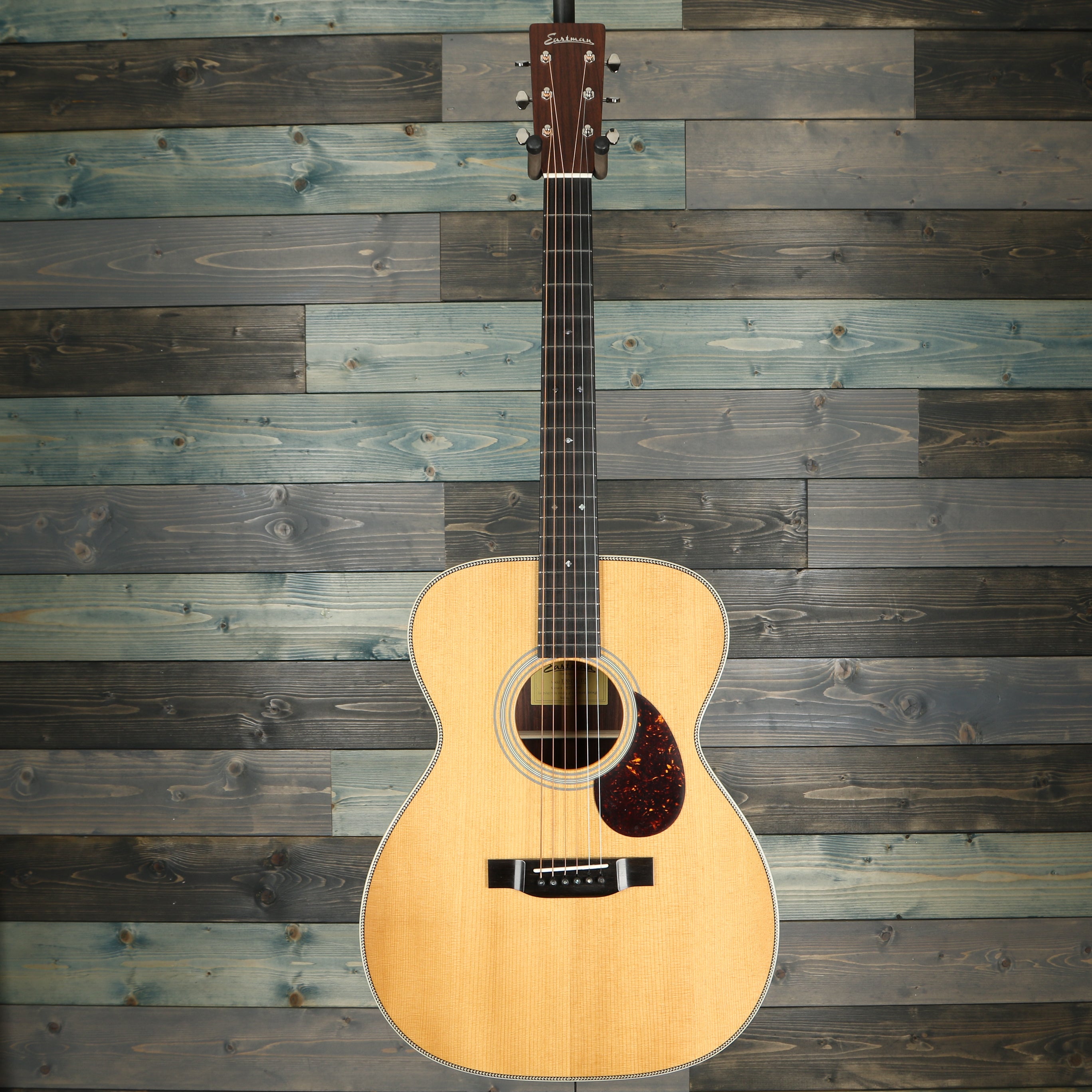 Eastman Guitars E20OM-TC Thermocured Solid Top Acoustic Guitar