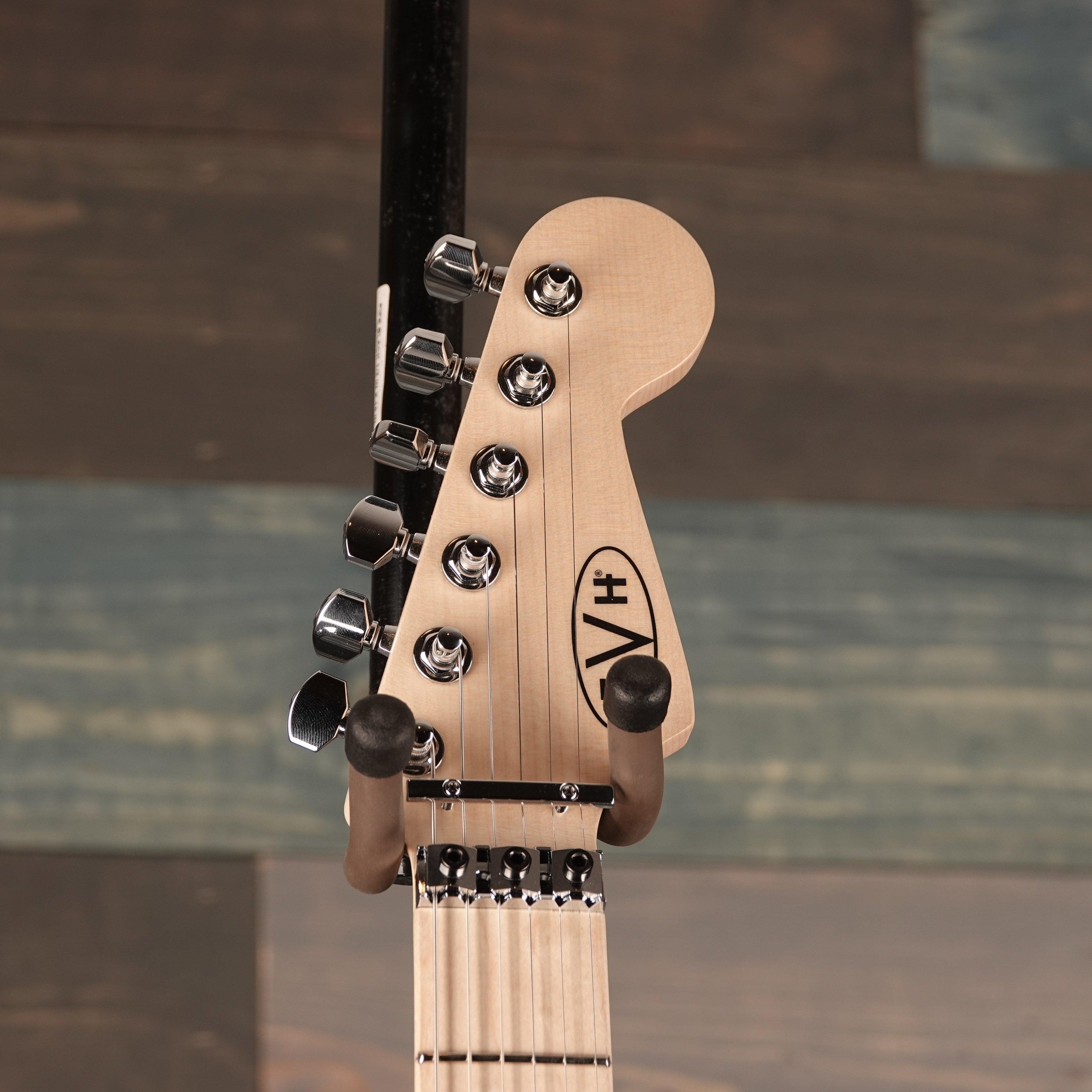 EVH Striped Series White with Black Stripes