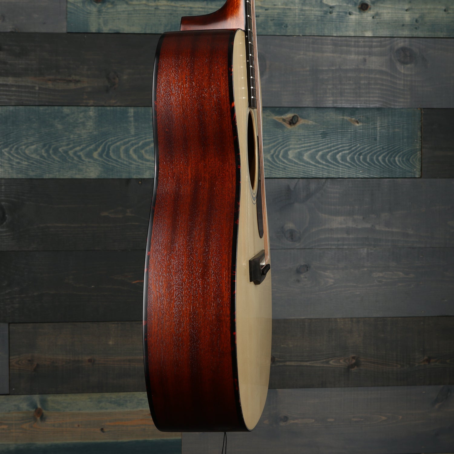 Eastman Guitars E1OM Natural Acoustic Guitar