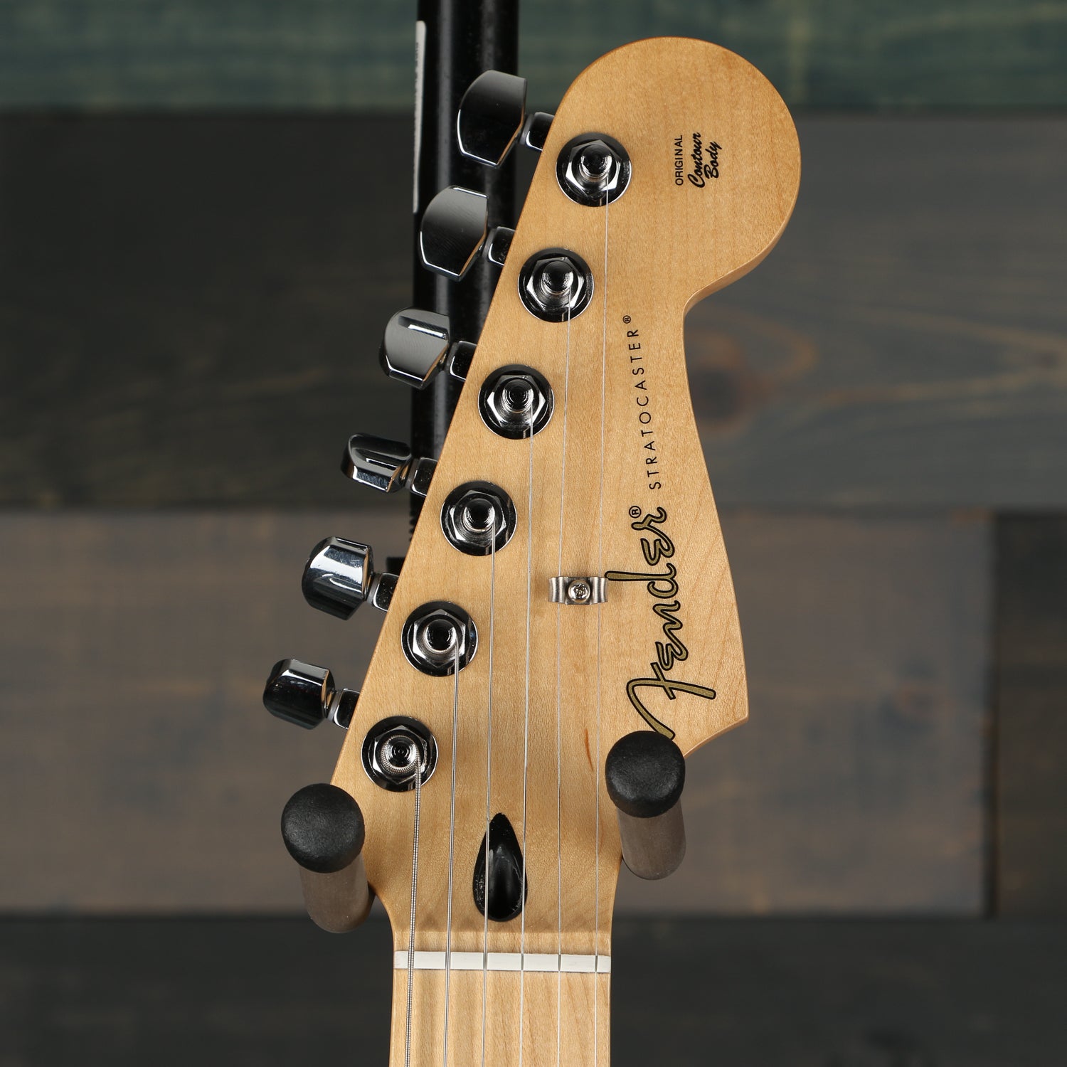 Fender Player Stratocaster HSS, Maple Fingerboard, 3-Color Sunburst