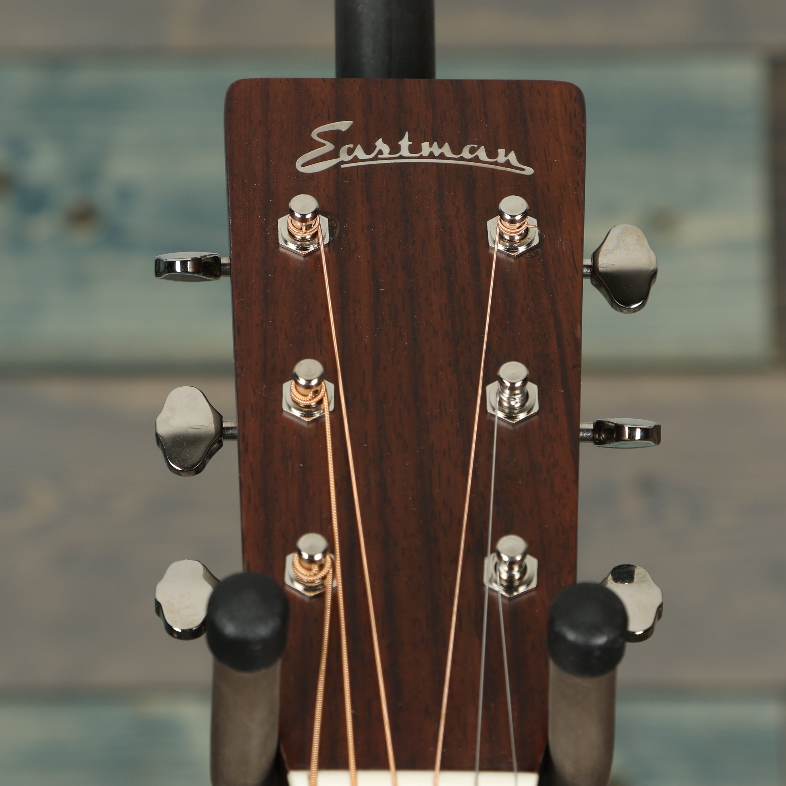 Eastman Guitars E20OM-TC Thermocured Solid Top Acoustic Guitar