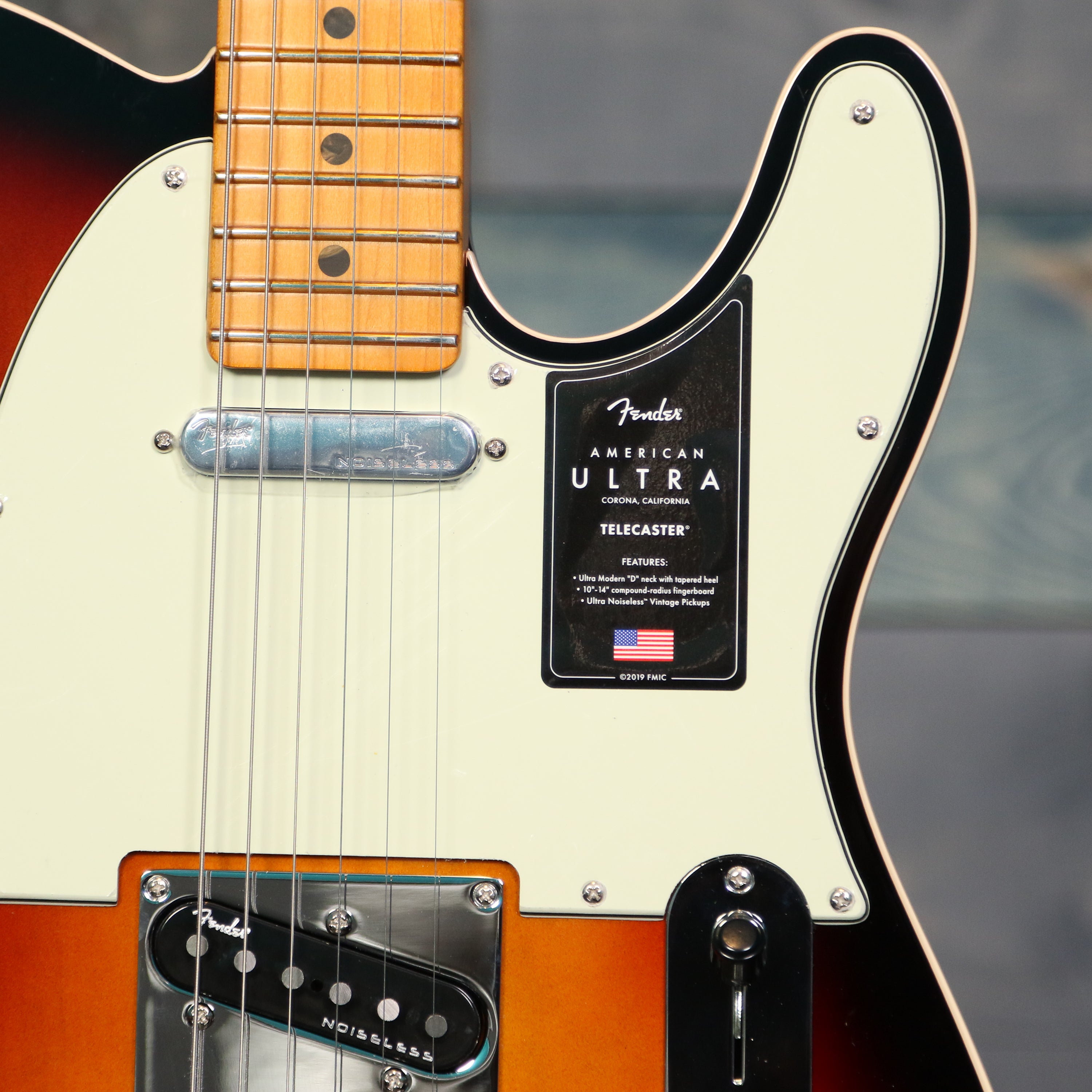 Fender American Ultra Telecaster, Maple Fingerboard, Ultraburst