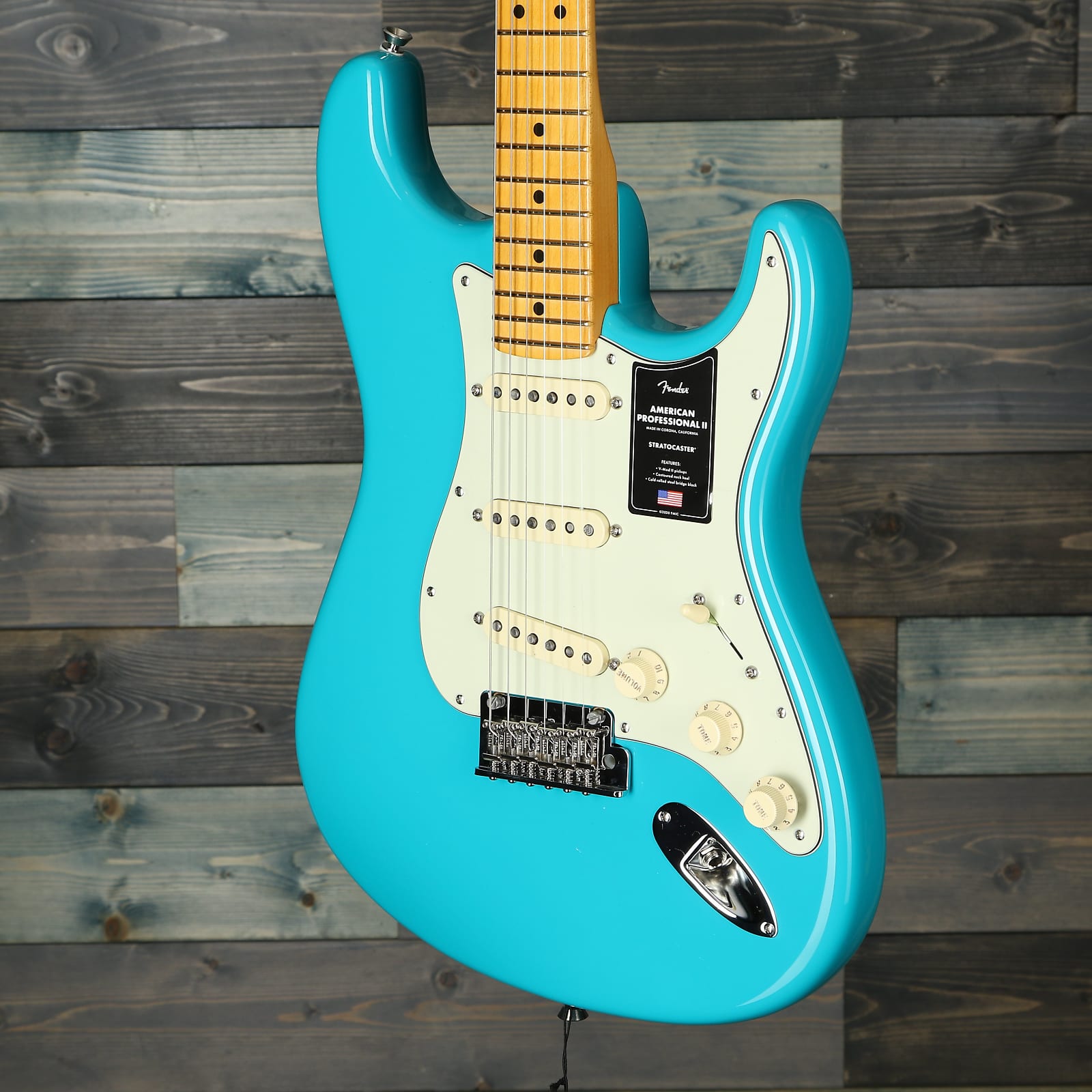 Fender American Professional II Stratocaster, Maple Fingerboard, Miami Blue
