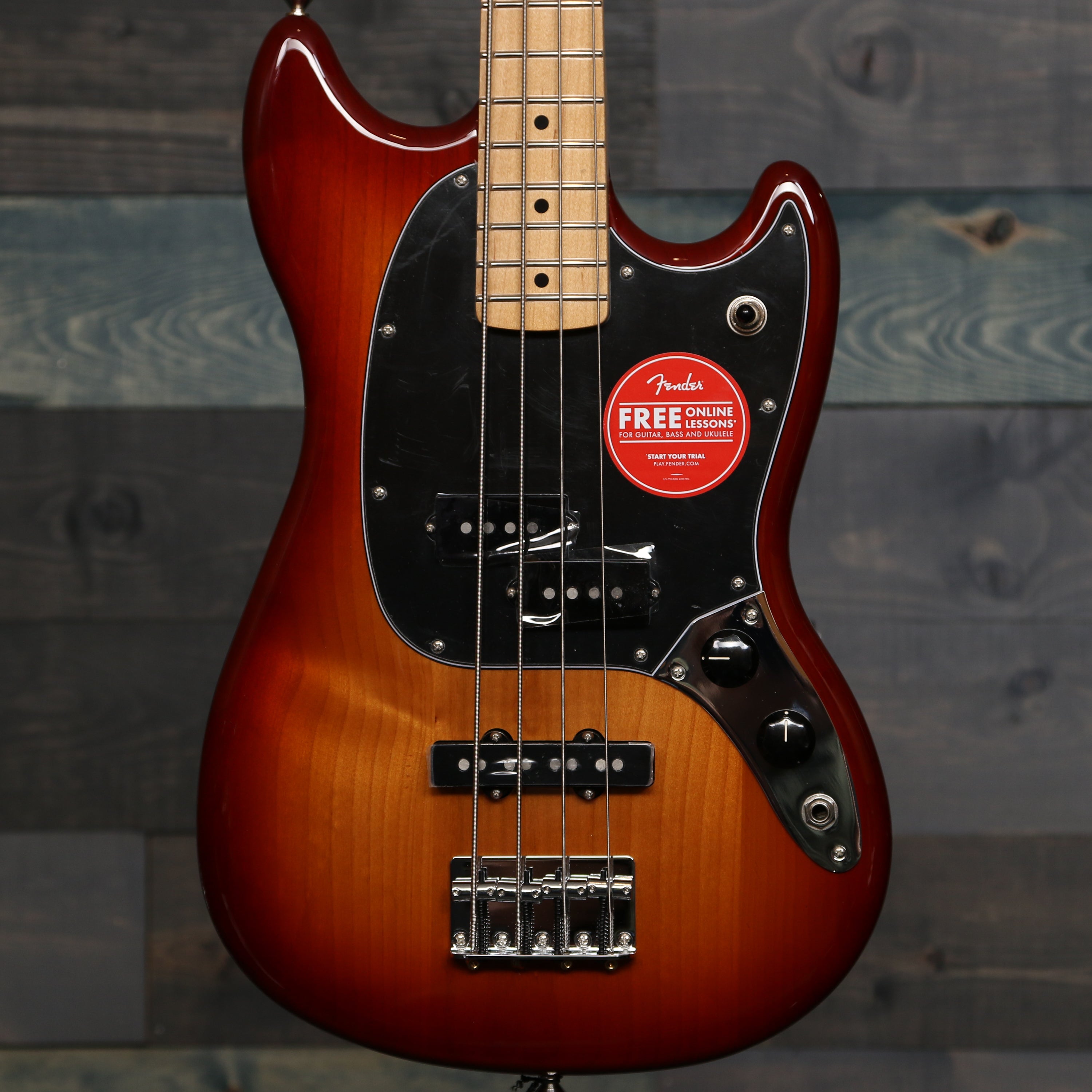 Fender Player Mustang Bass PJ, Maple Fingerboard, Sienna Sunburst