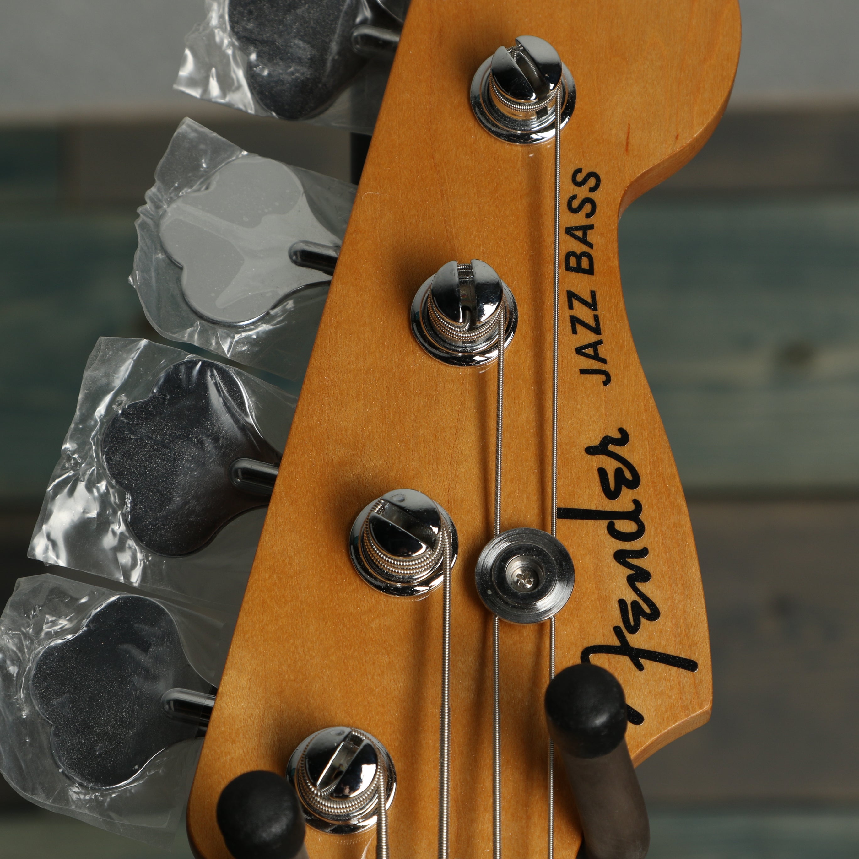 Fender Player Plus Jazz Bass, Pau Ferro Fingerboard, Belair Blue